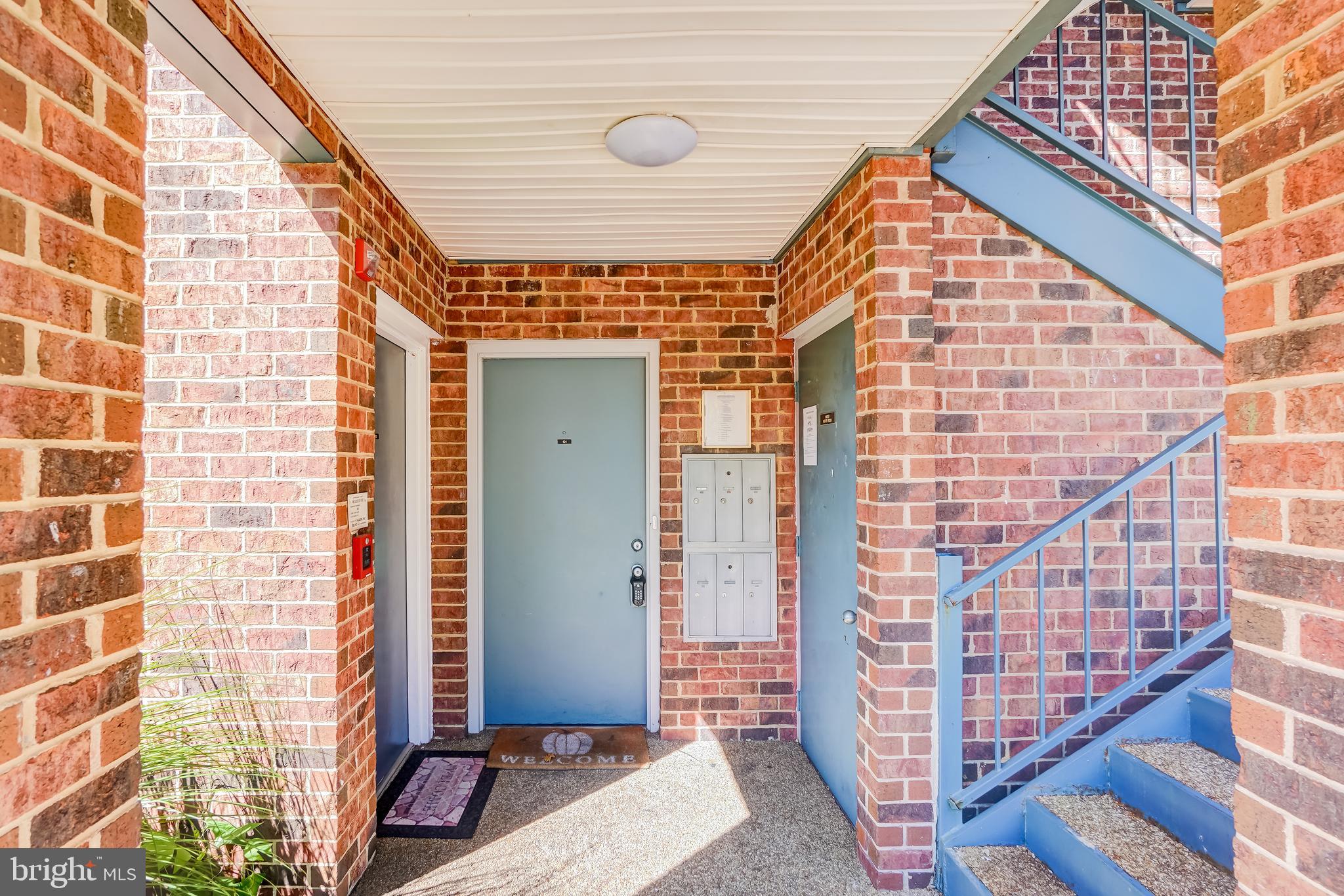 FARMINGDALE - Residential