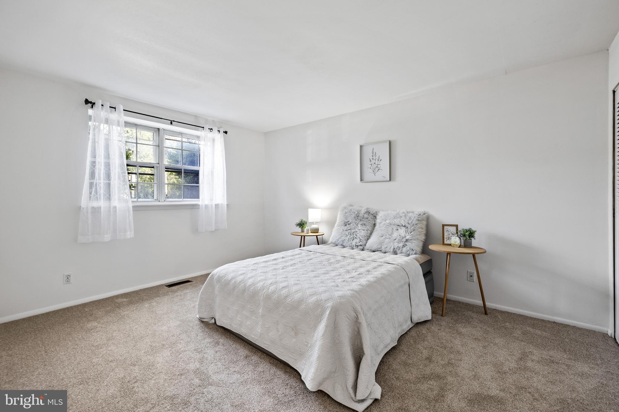 HICKORY HILLS CONDOMINIUMS - Residential Lease