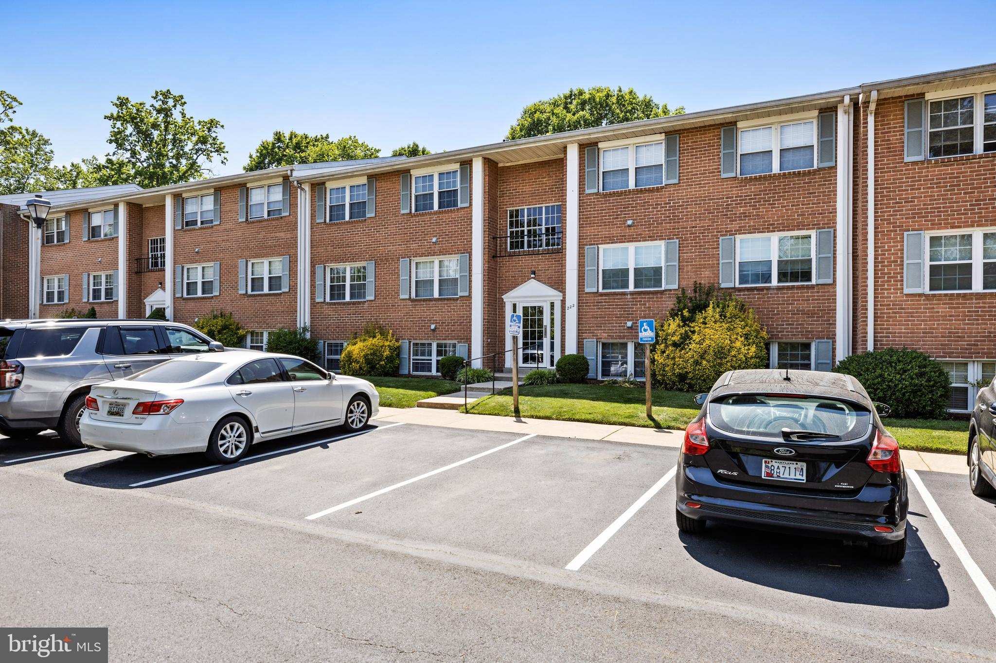 HICKORY HILLS CONDOMINIUMS - Residential Lease