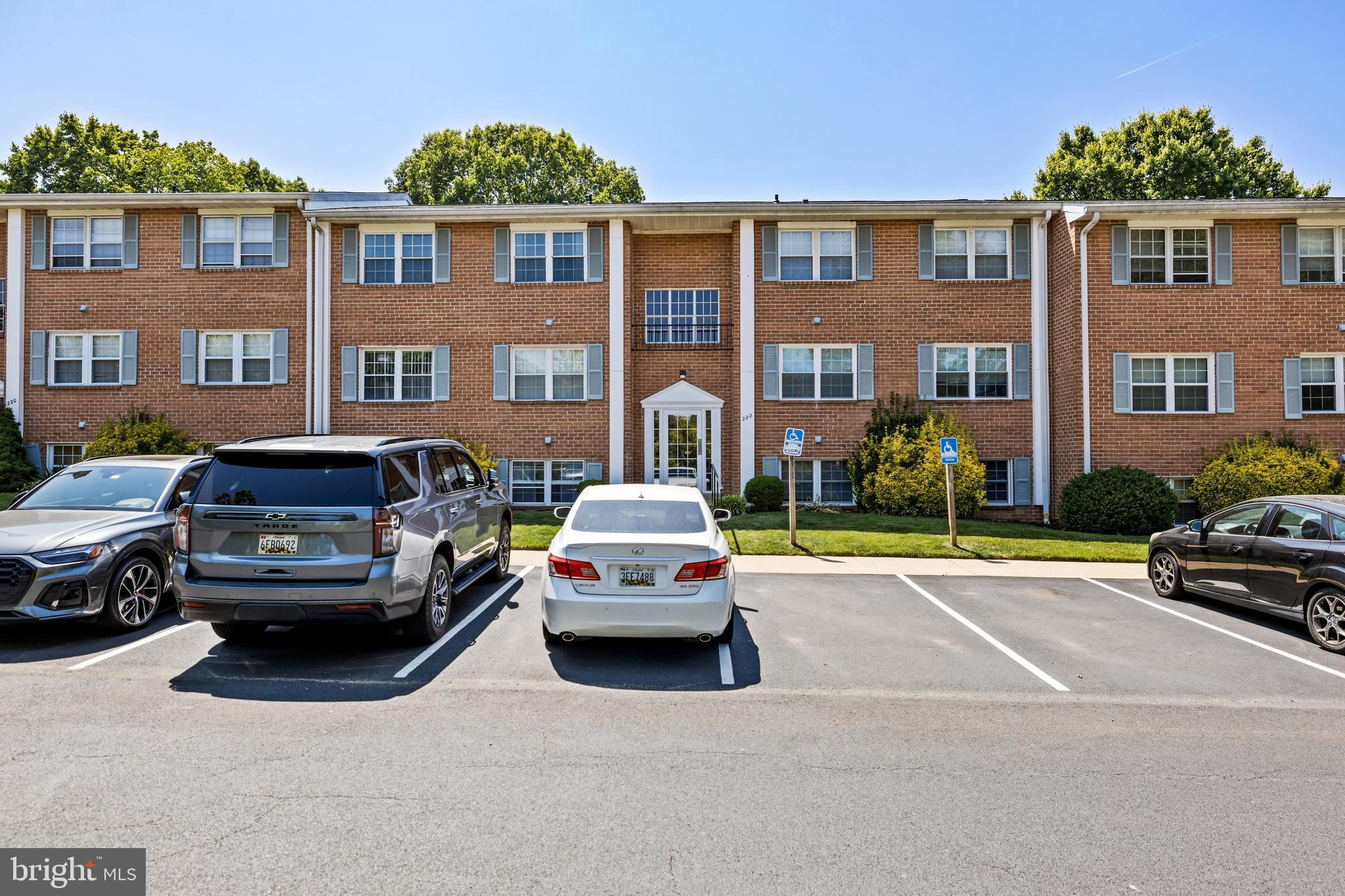 HICKORY HILLS CONDOMINIUMS - Residential Lease