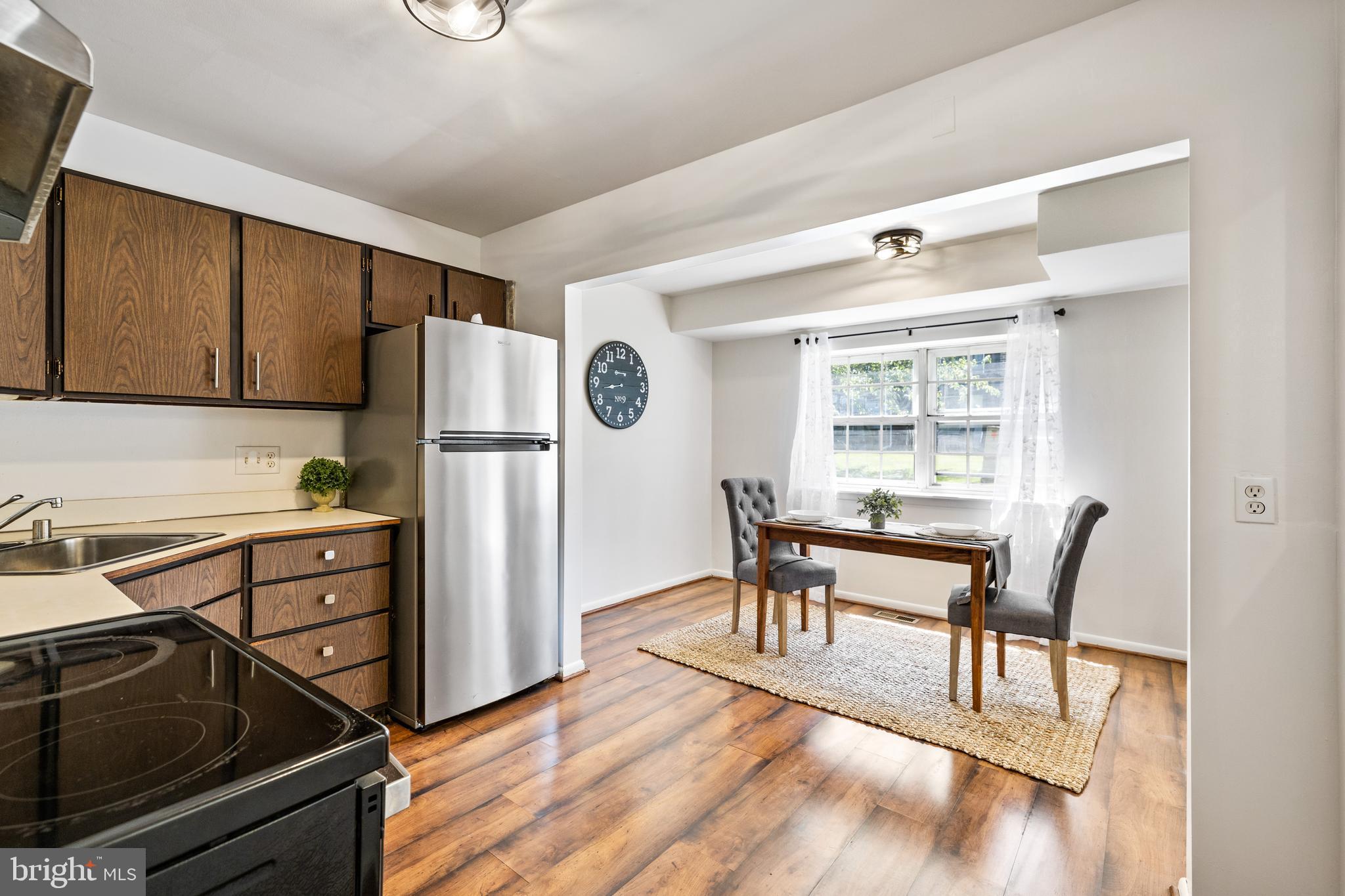 HICKORY HILLS CONDOMINIUMS - Residential Lease