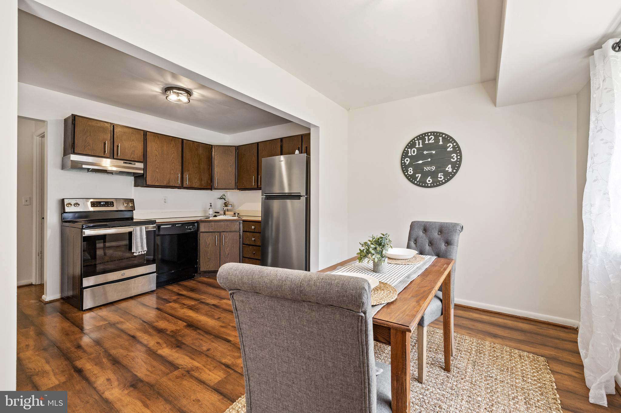 HICKORY HILLS CONDOMINIUMS - Residential Lease