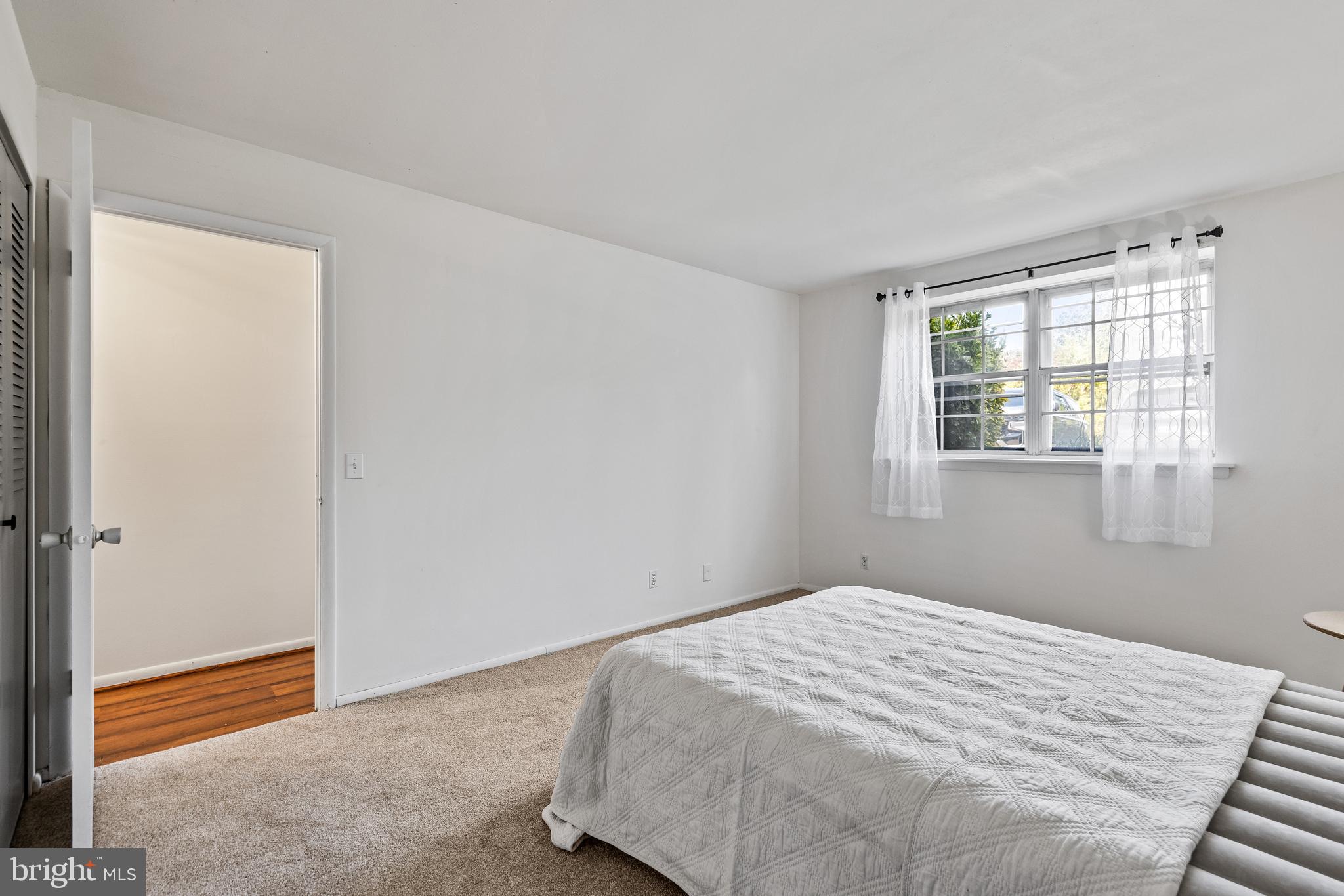 HICKORY HILLS CONDOMINIUMS - Residential Lease