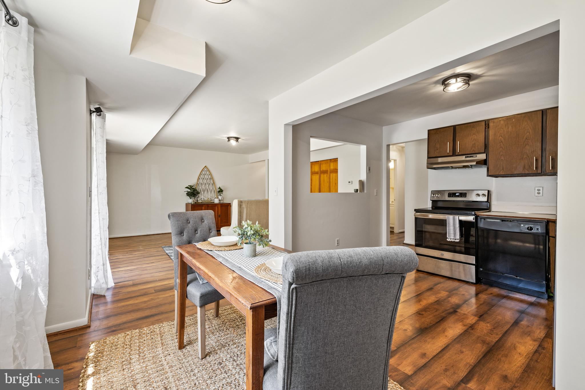 HICKORY HILLS CONDOMINIUMS - Residential Lease