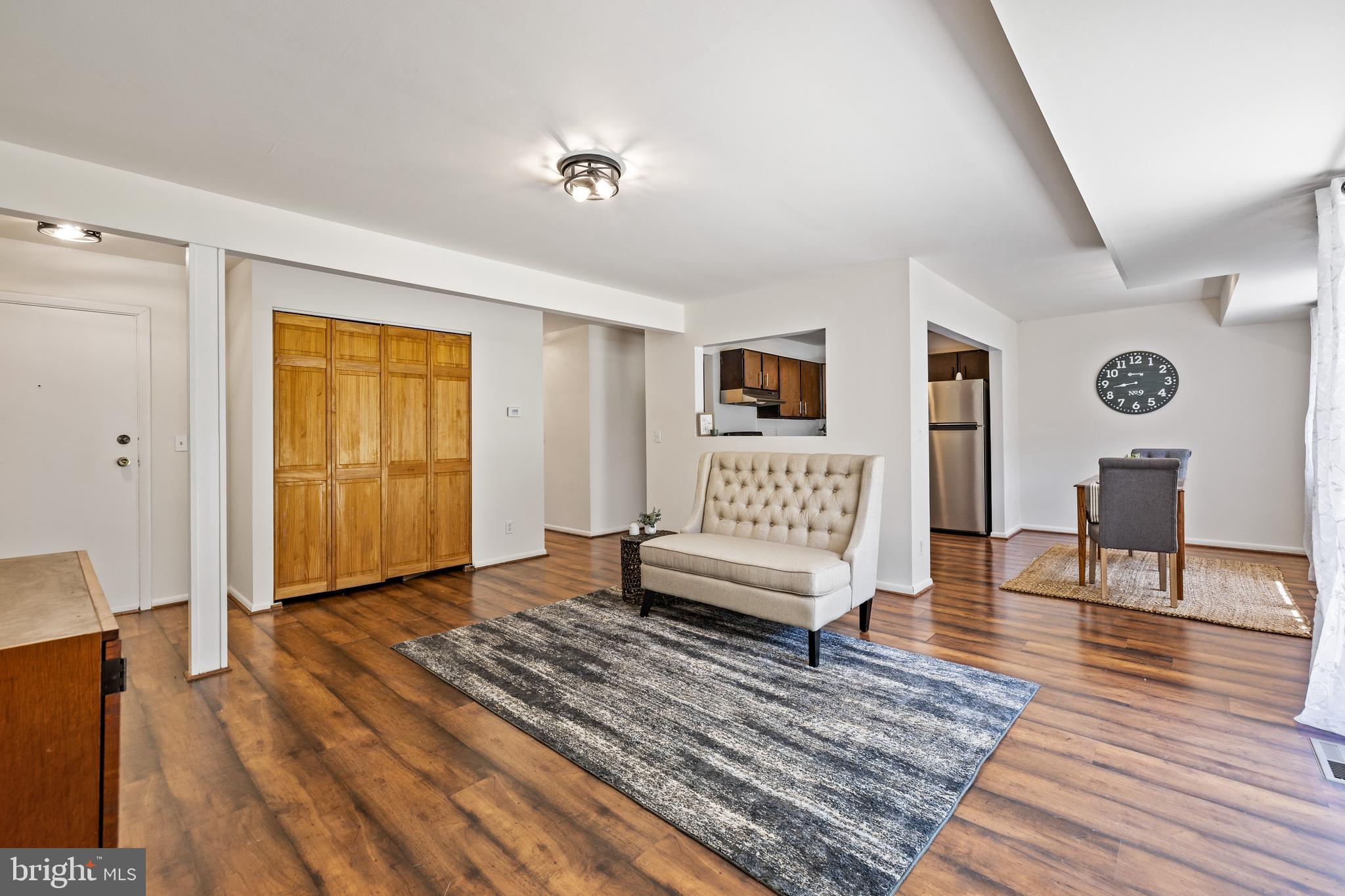 HICKORY HILLS CONDOMINIUMS - Residential Lease