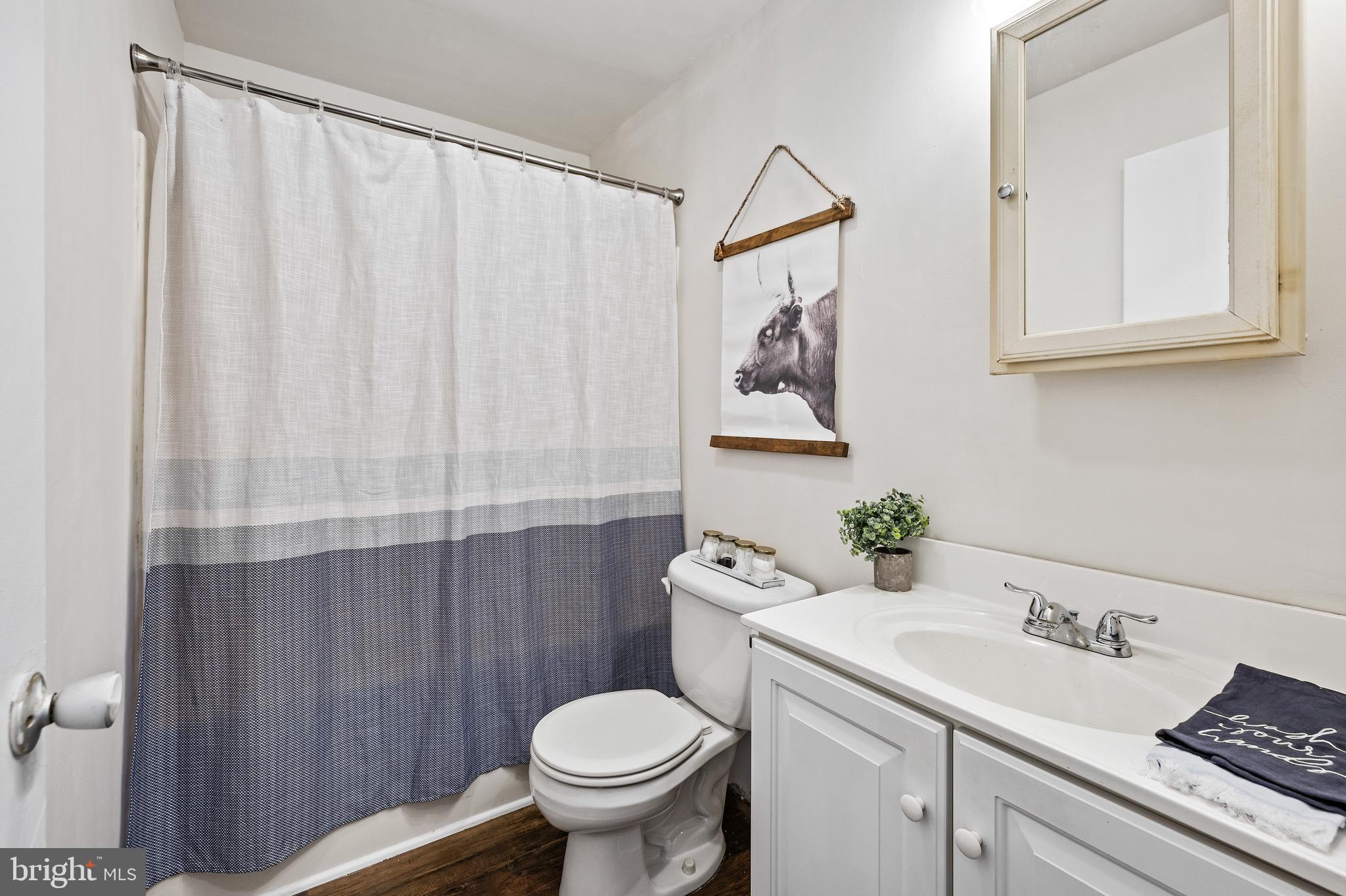 HICKORY HILLS CONDOMINIUMS - Residential Lease