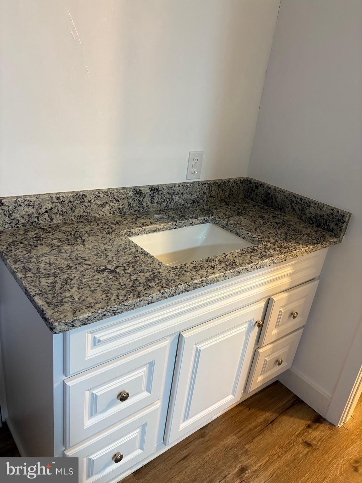 SWAN HARBOR DELL - Residential