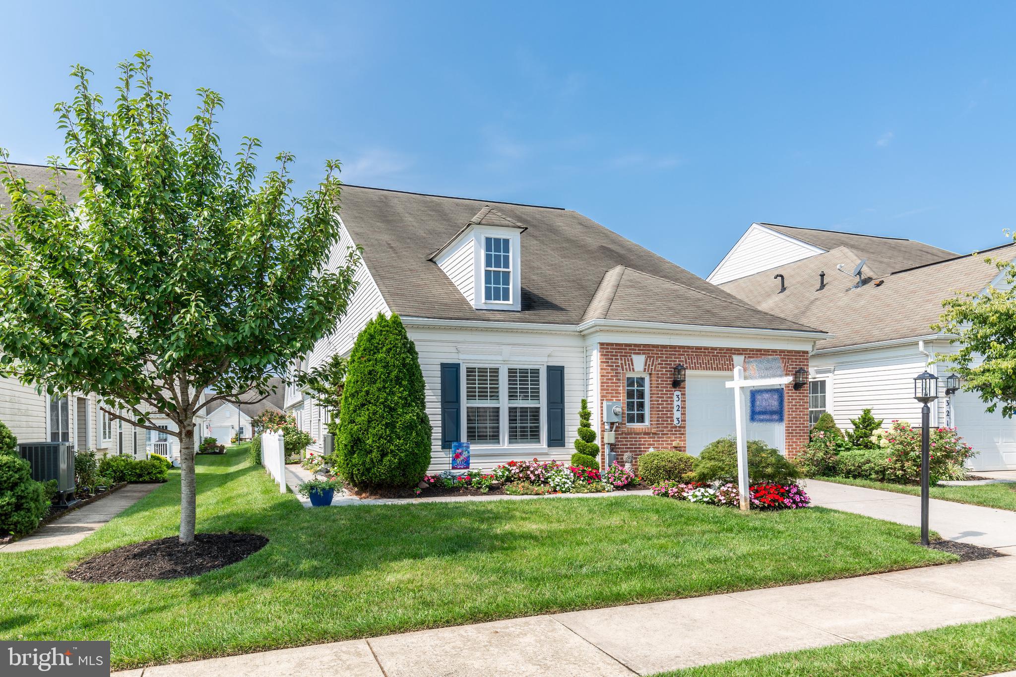 323 BUTTERFLY DRIVE 83
