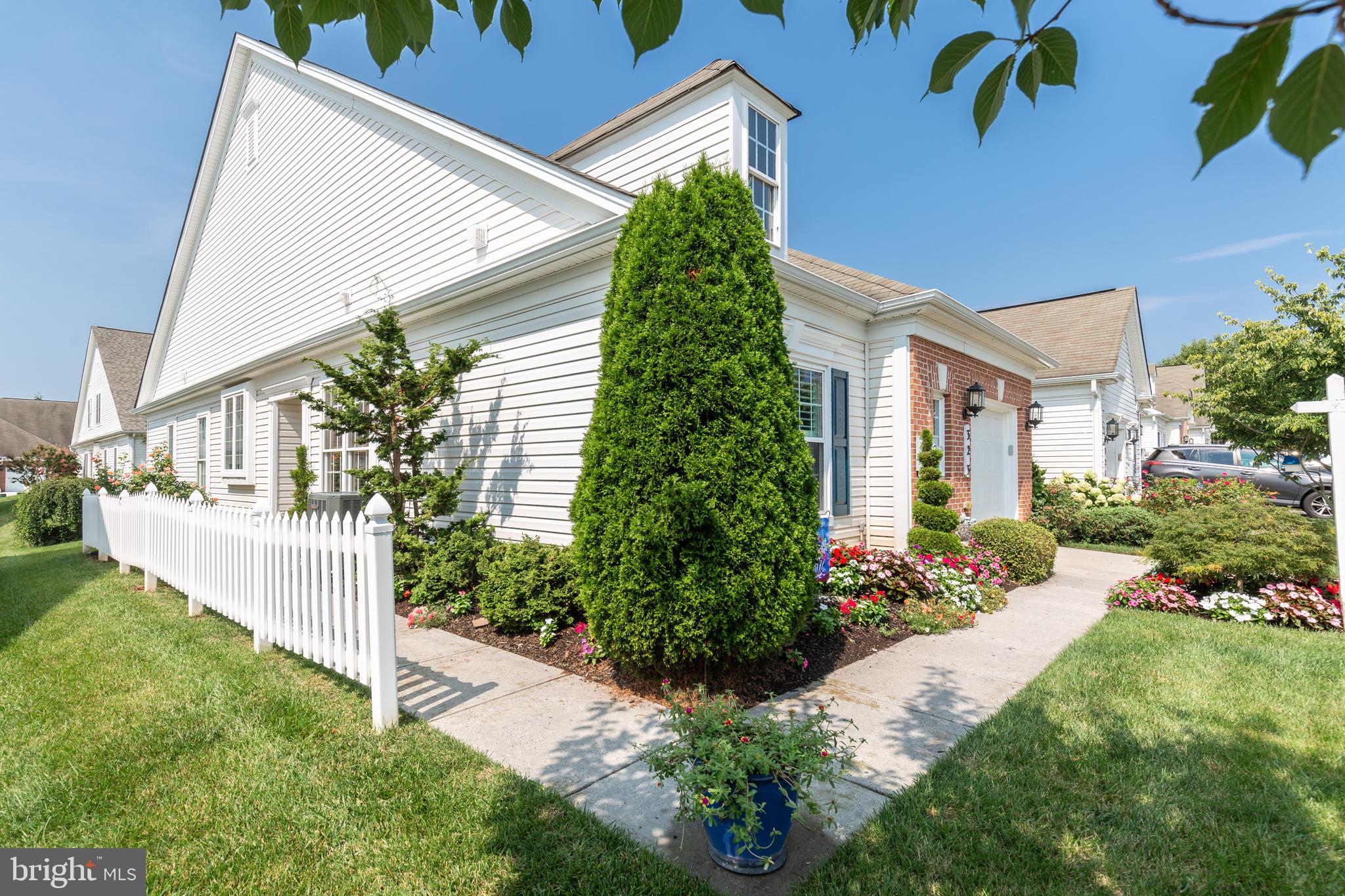 323 BUTTERFLY DRIVE 83