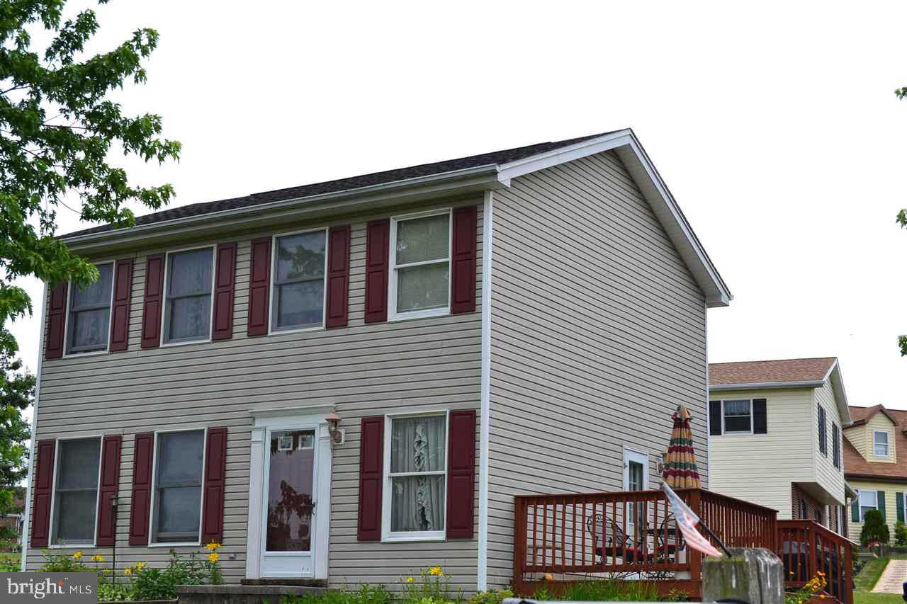 HERE'S YOUR CHANCE TO OWN YOUR OWN 3 BEDROOM HOME AT AN AFFORDABLE PRICE*THE SELLER IS INSTALLING NEW LAMINATE FLOORING IN THE KITCHEN, DR & LR*HWH 4 YEARS OLD*4/2017 NEW ROOF* YOU'LL LOVE THE FINISHED LOWER LEVEL*PUBLIC UTILITIES & NATURAL GAS HEAT W/CENTRAL AIR*SHED*CORNER LOT*RADON REMEDIATION SYSTEM INSTALLED*ALL KIT APPLIANCES ARE INCLUDED...