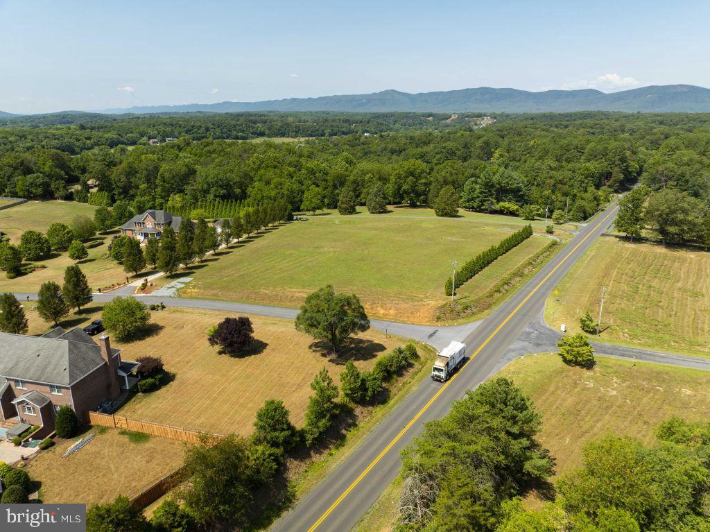 HIGHLAND PARK - Land