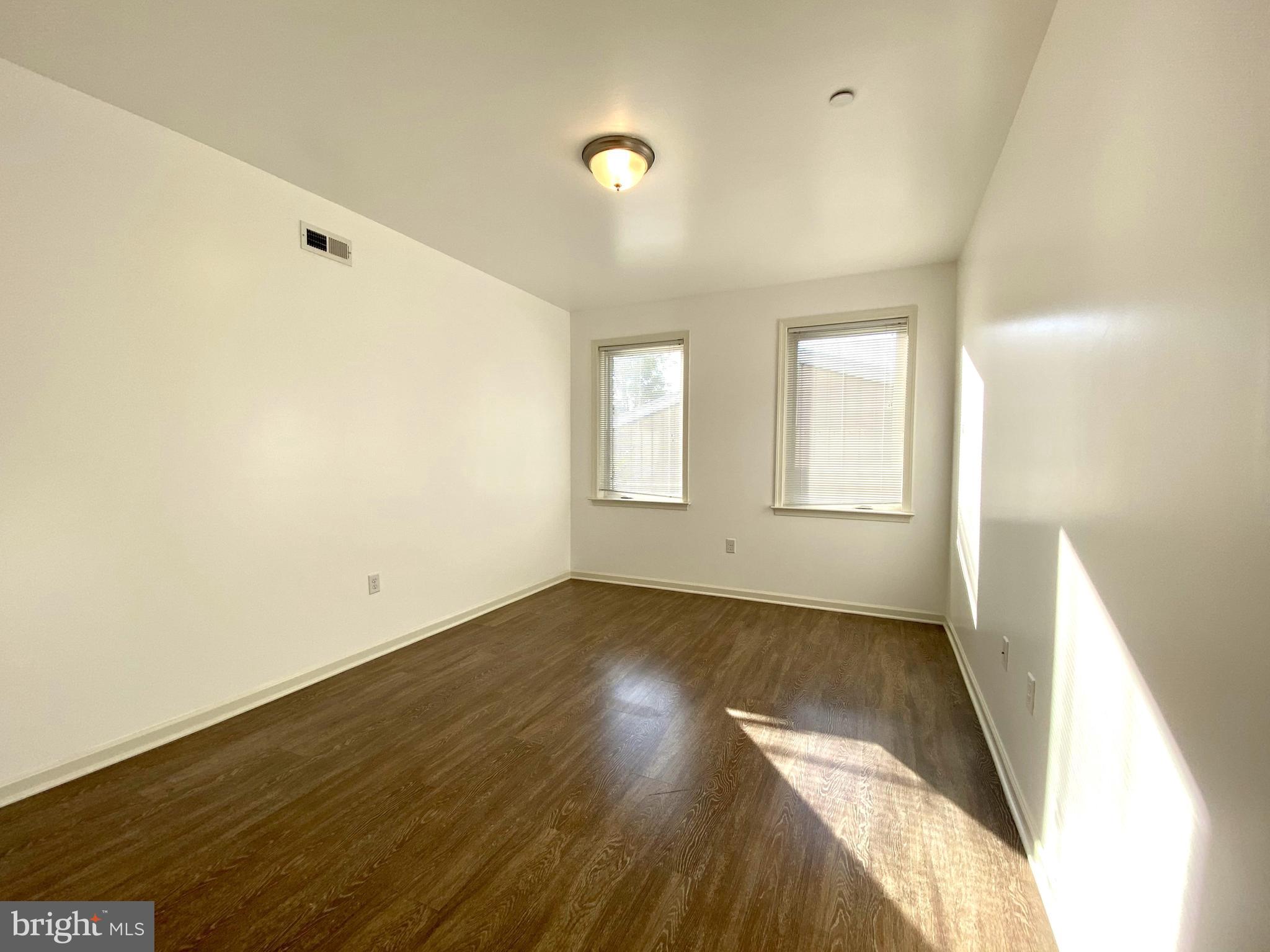 ROXBOROUGH - Residential Lease