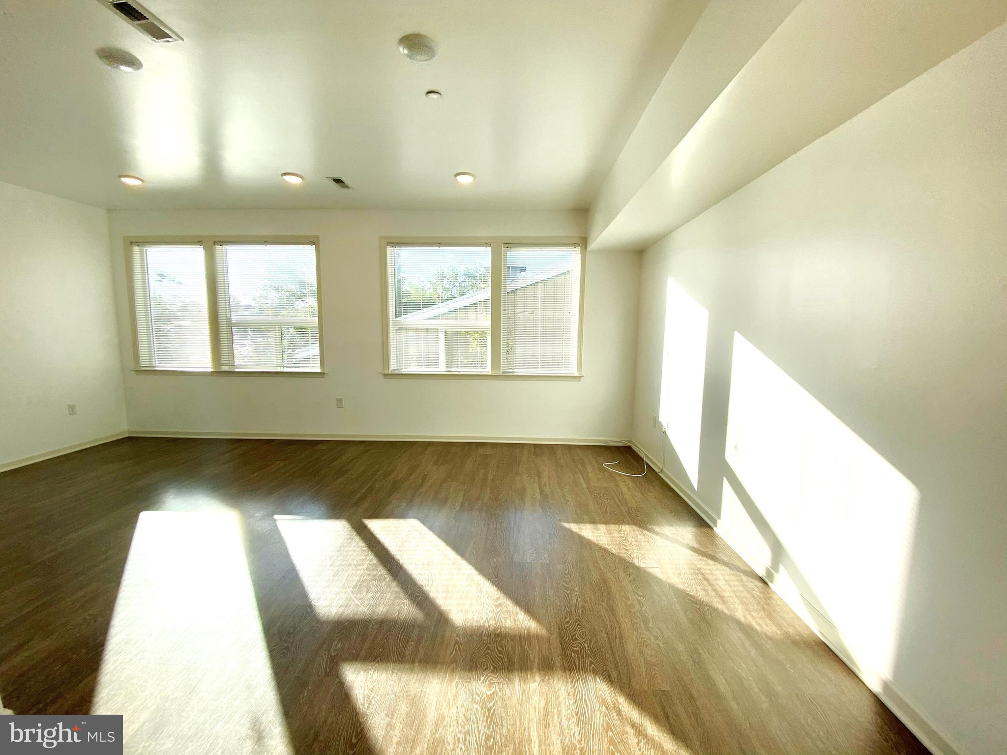 ROXBOROUGH - Residential Lease