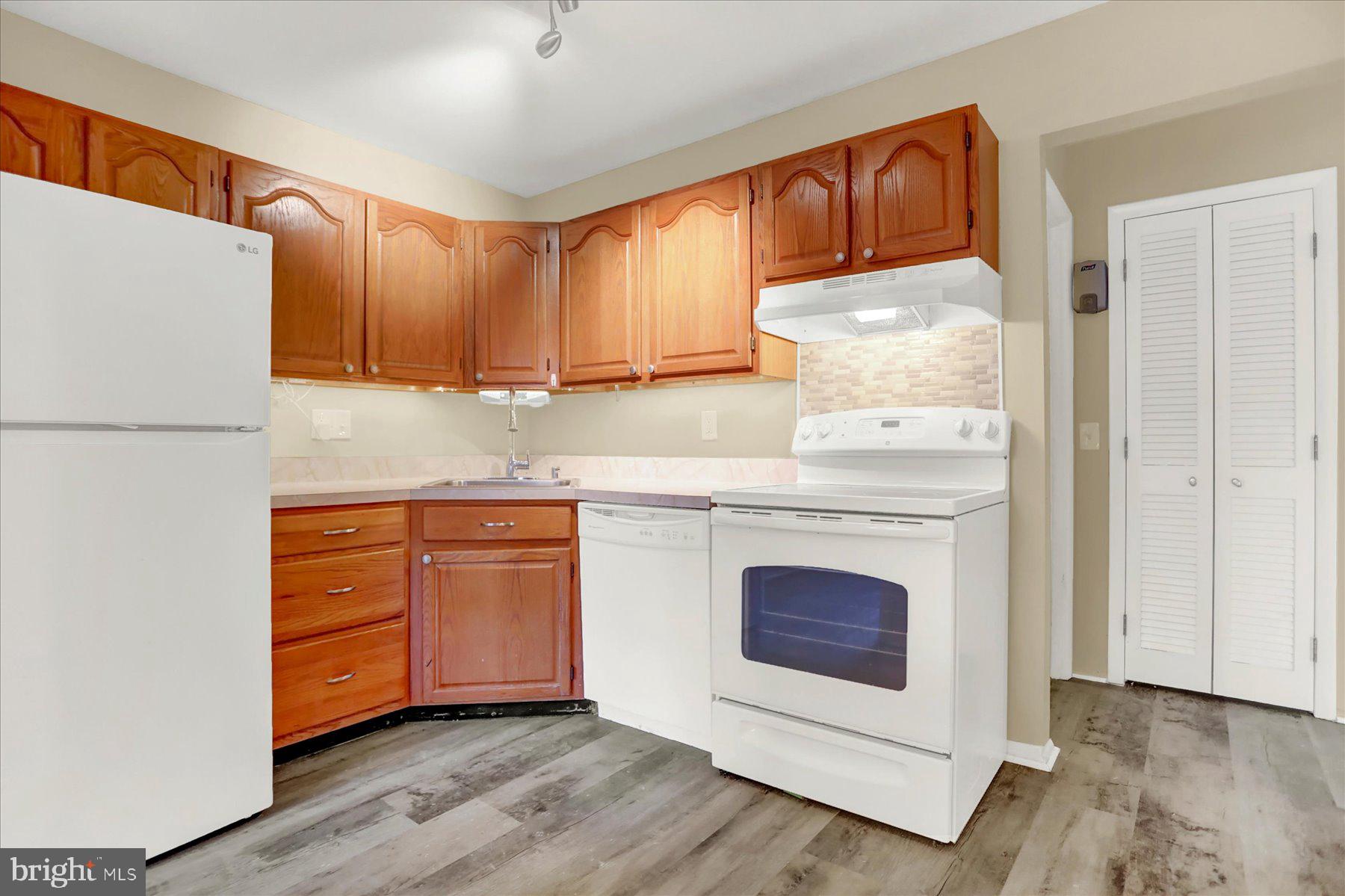 HICKORY HILLS CONDOMINIUMS - Residential