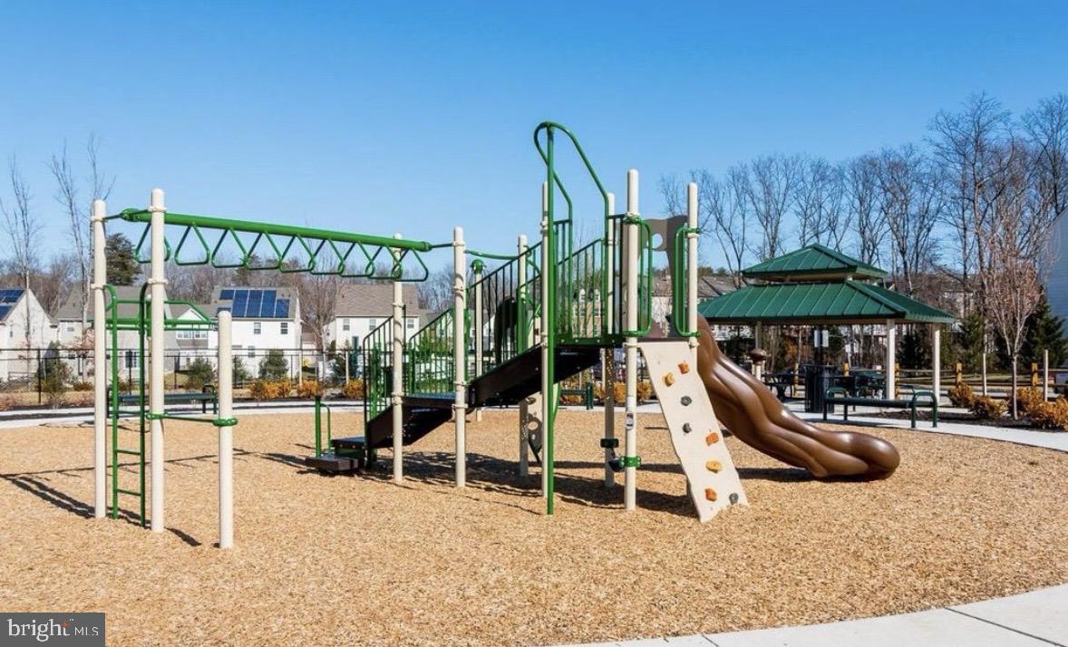 STONEHOUSE RUN - Residential