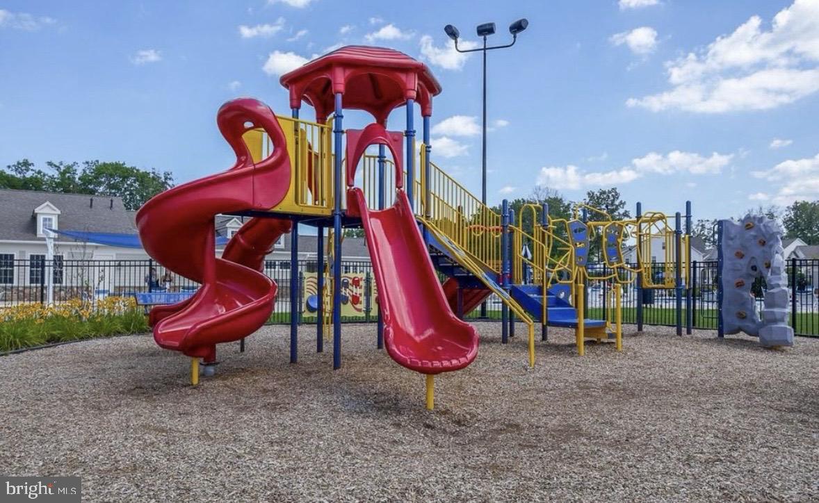 STONEHOUSE RUN - Residential