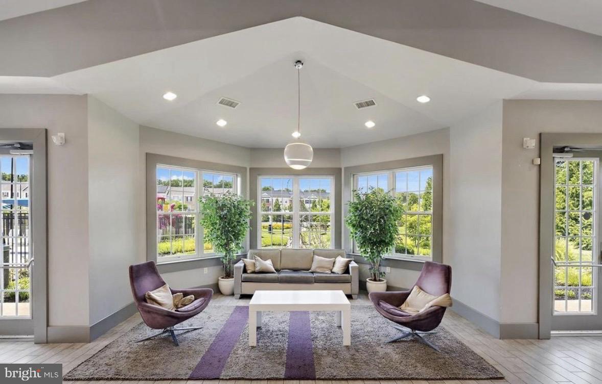 STONEHOUSE RUN - Residential