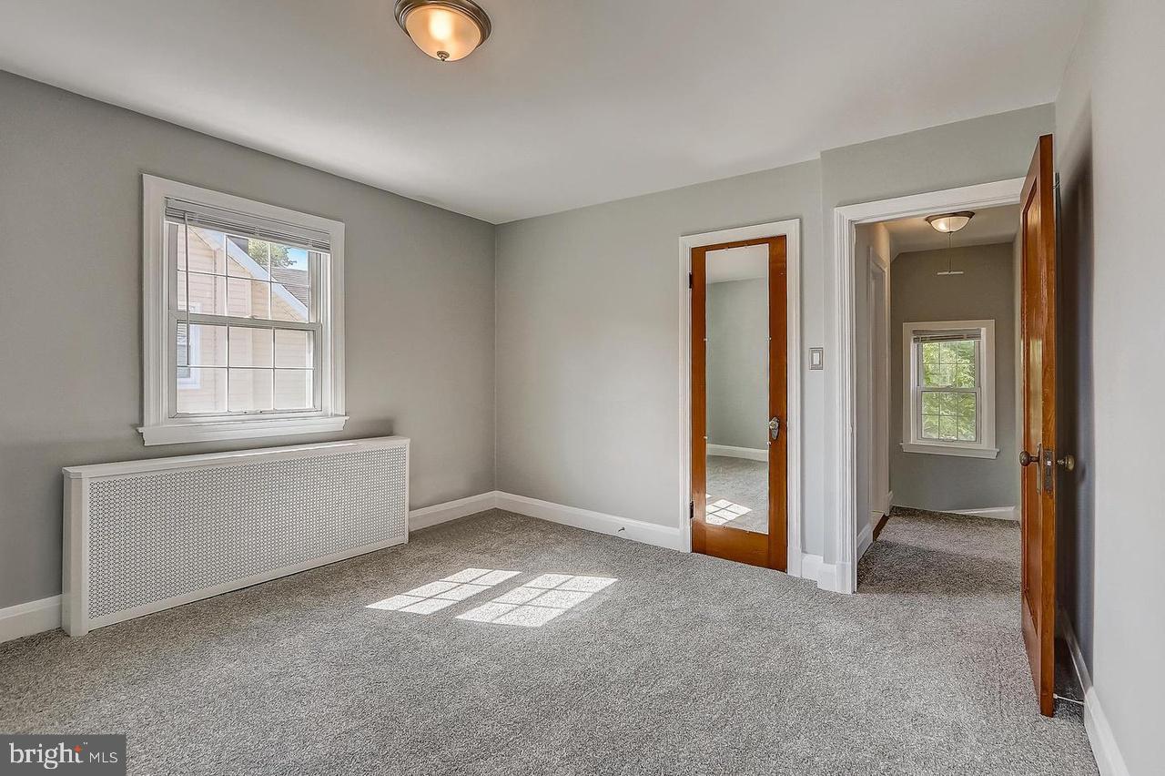VILLA CRESTA - Residential Lease