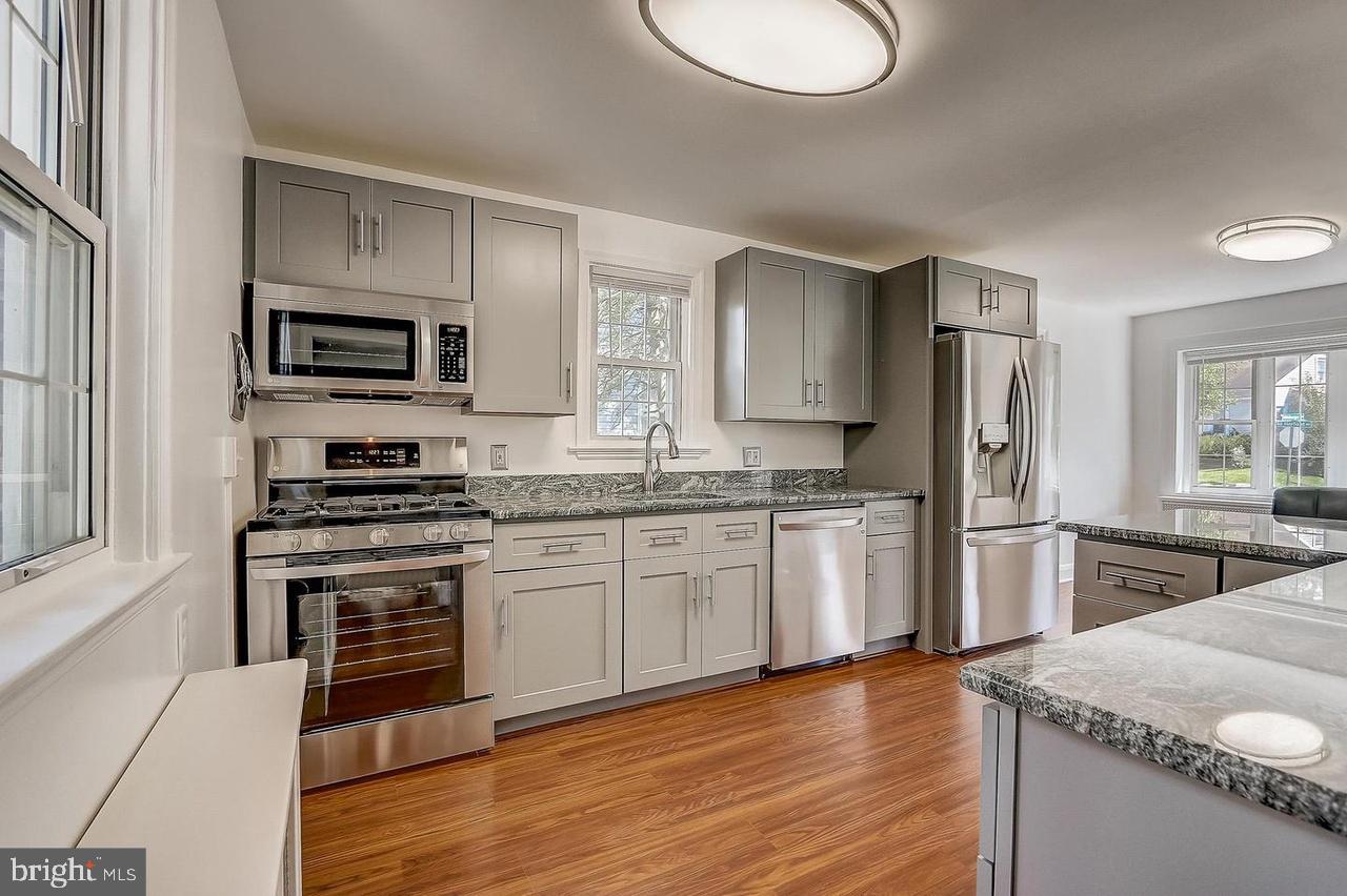 VILLA CRESTA - Residential Lease