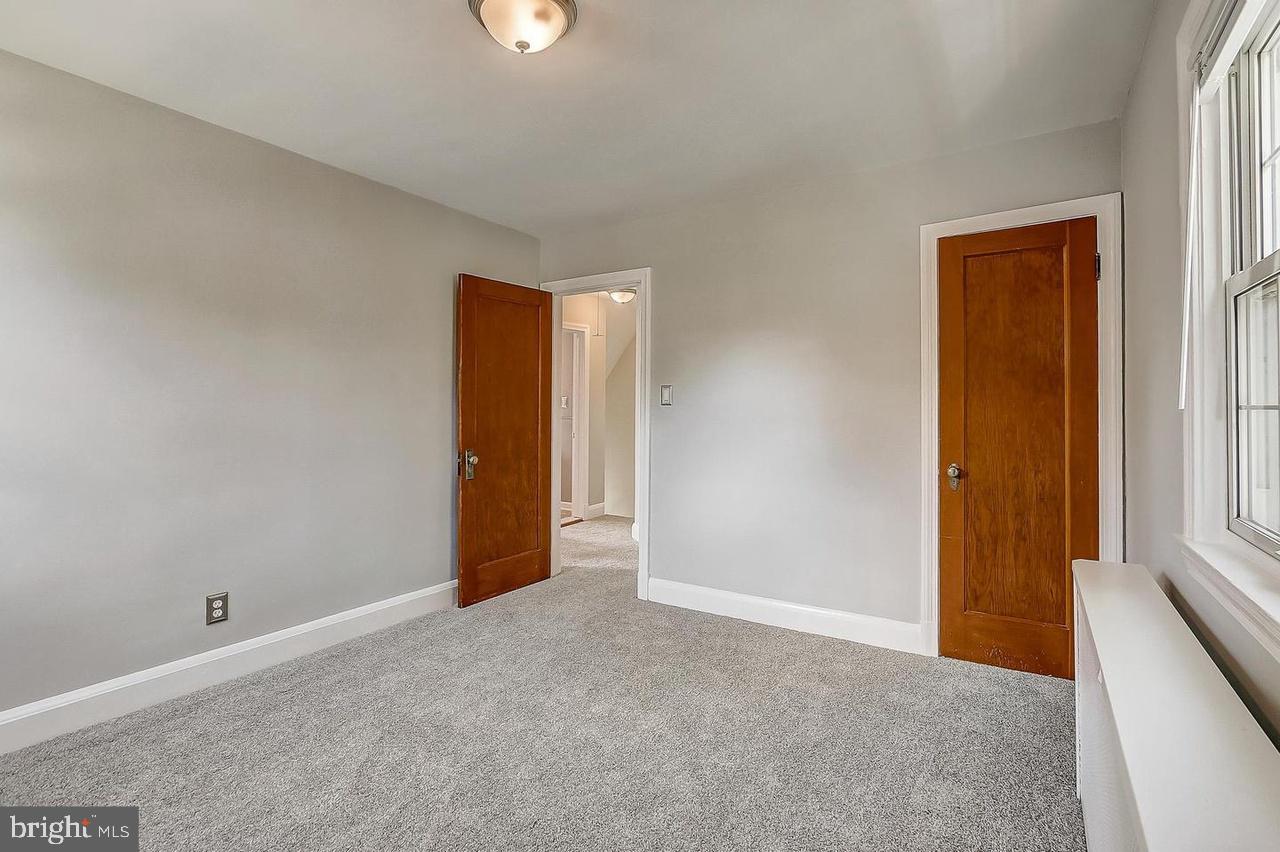 VILLA CRESTA - Residential Lease