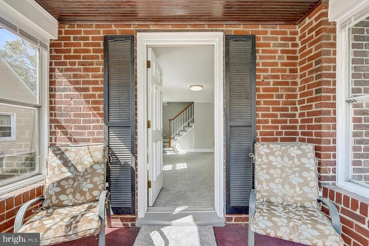 VILLA CRESTA - Residential Lease