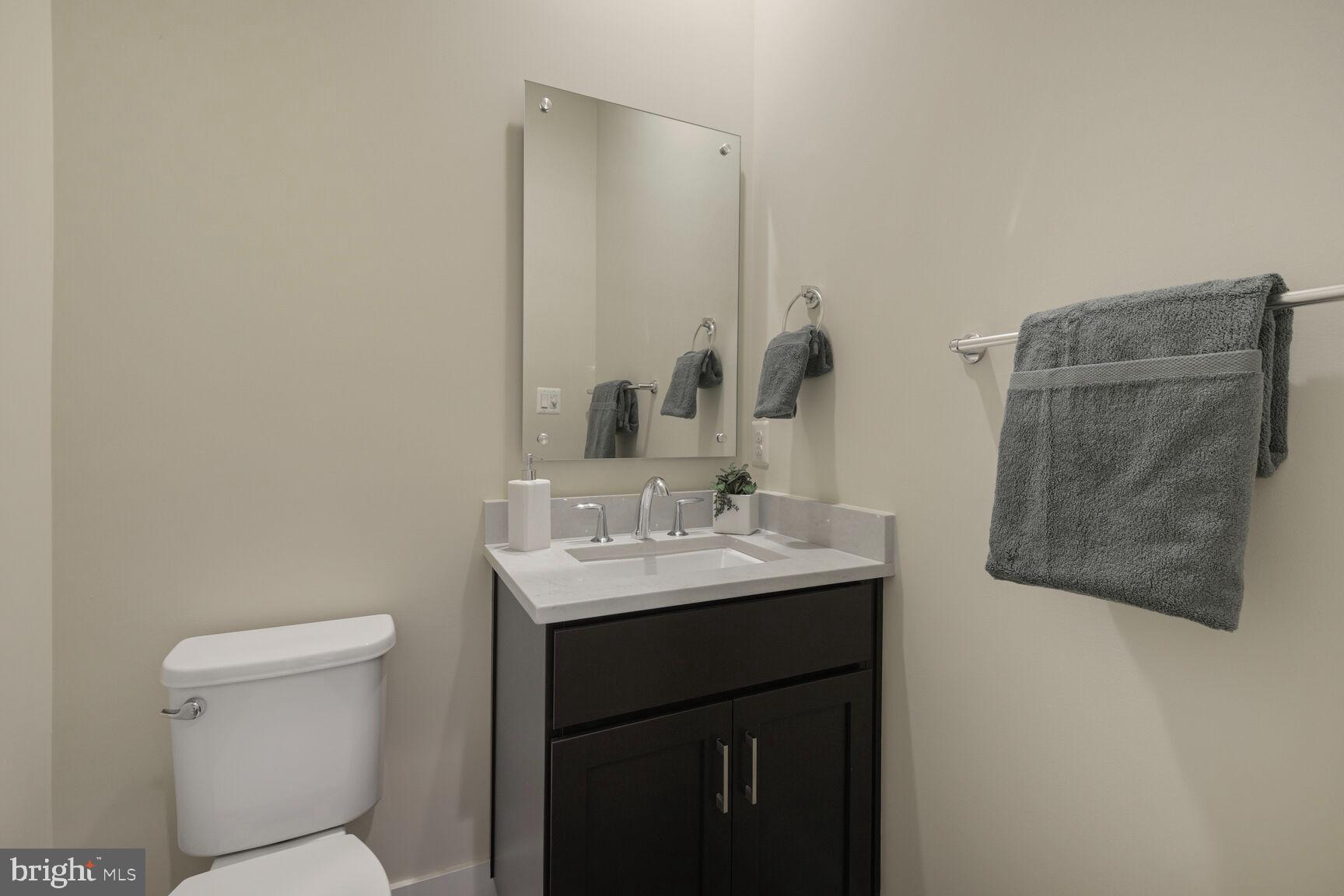 MONTGOMERY ROW - Residential