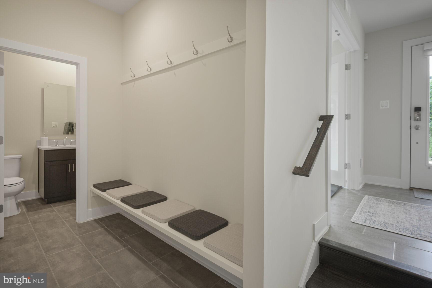 MONTGOMERY ROW - Residential