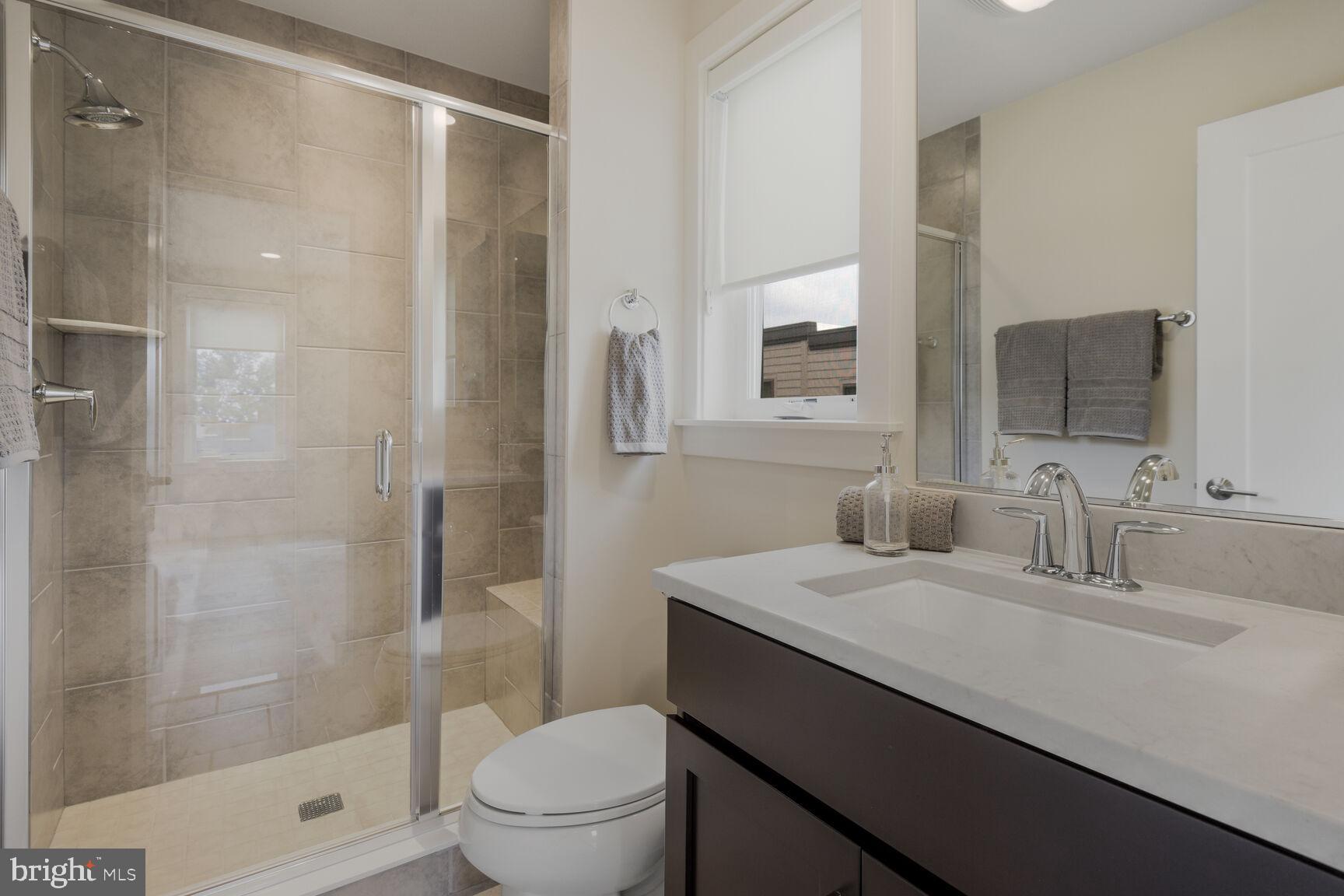 MONTGOMERY ROW - Residential