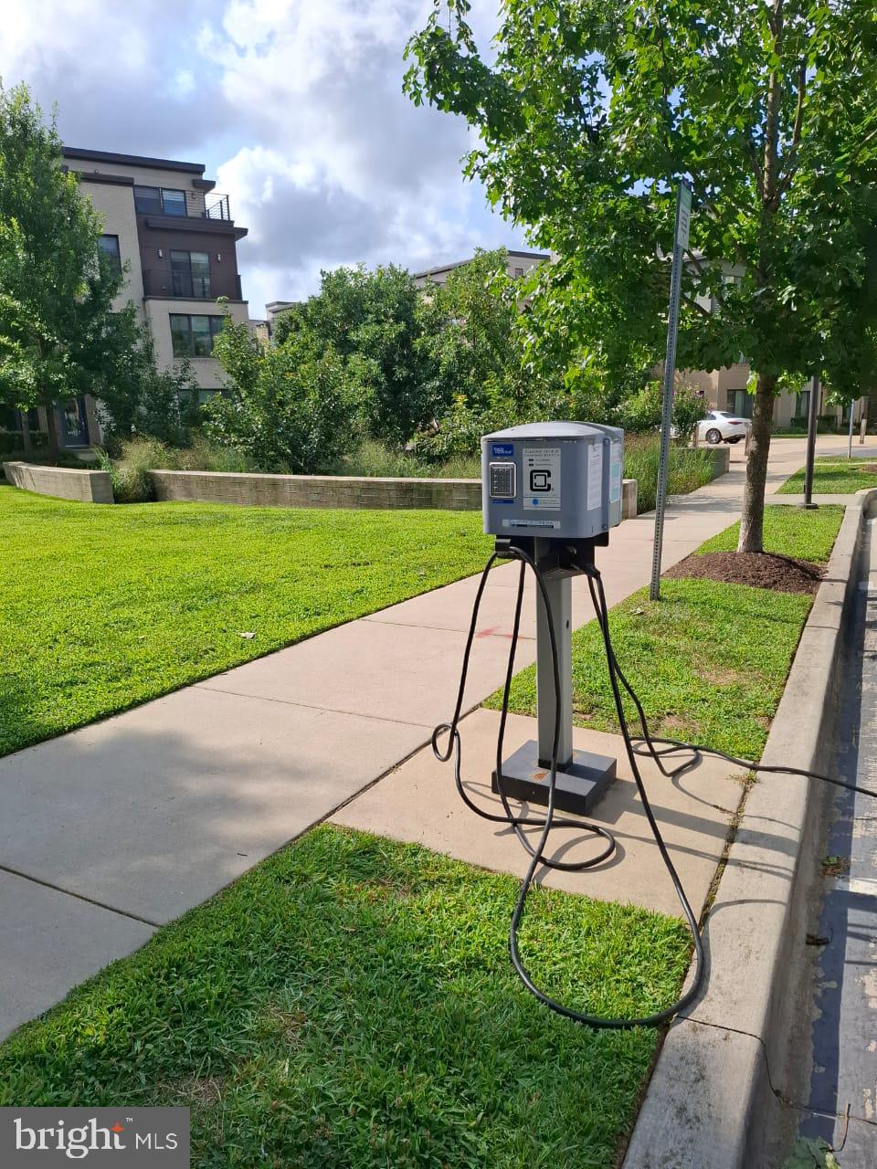 MONTGOMERY ROW - Residential
