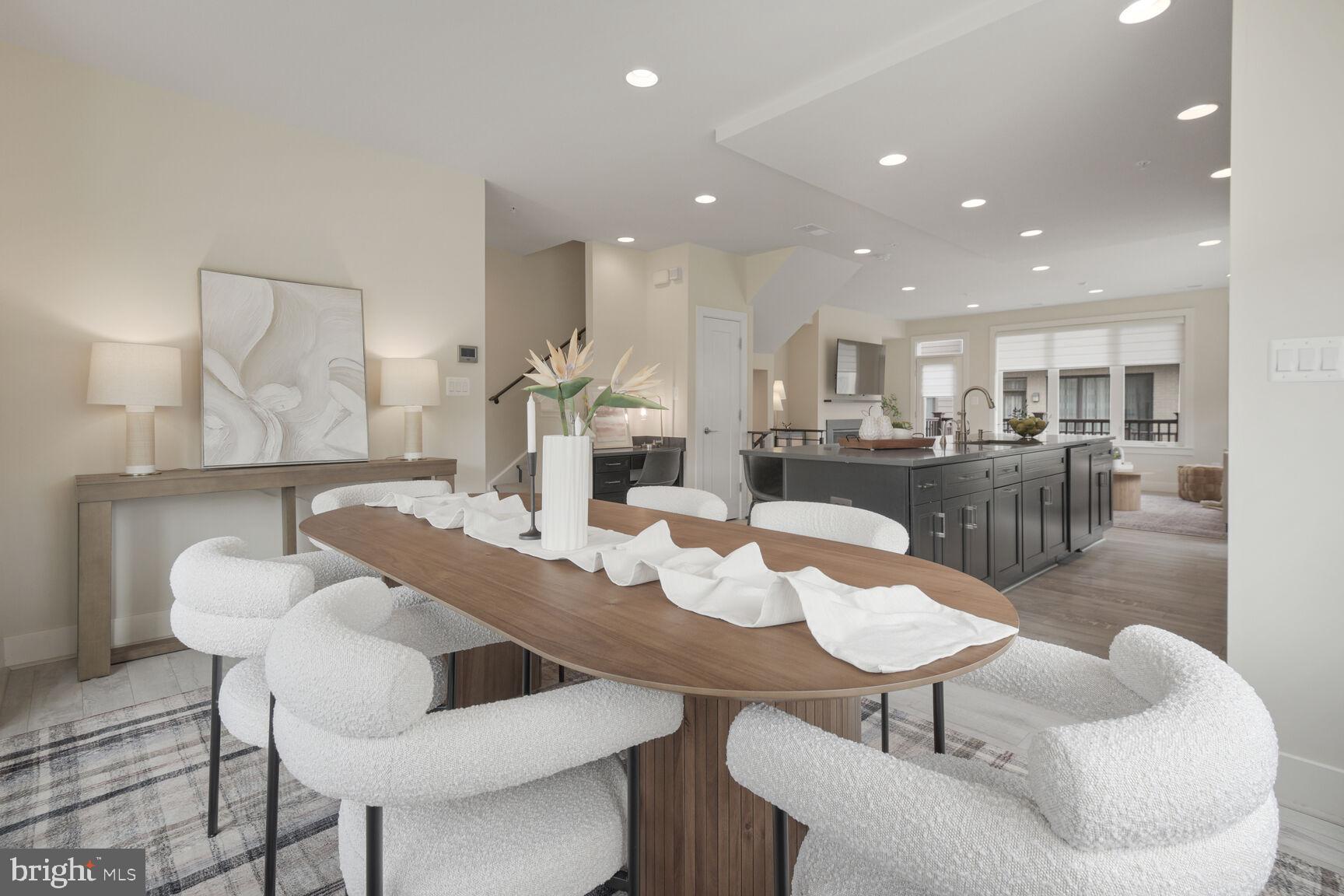 MONTGOMERY ROW - Residential