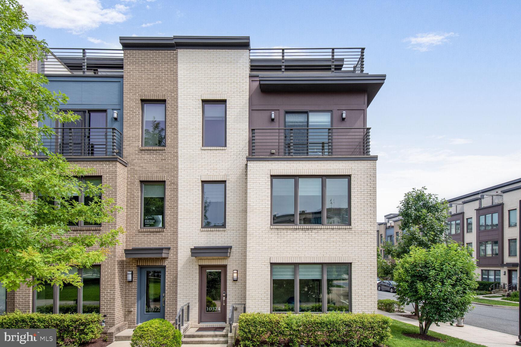 MONTGOMERY ROW - Residential