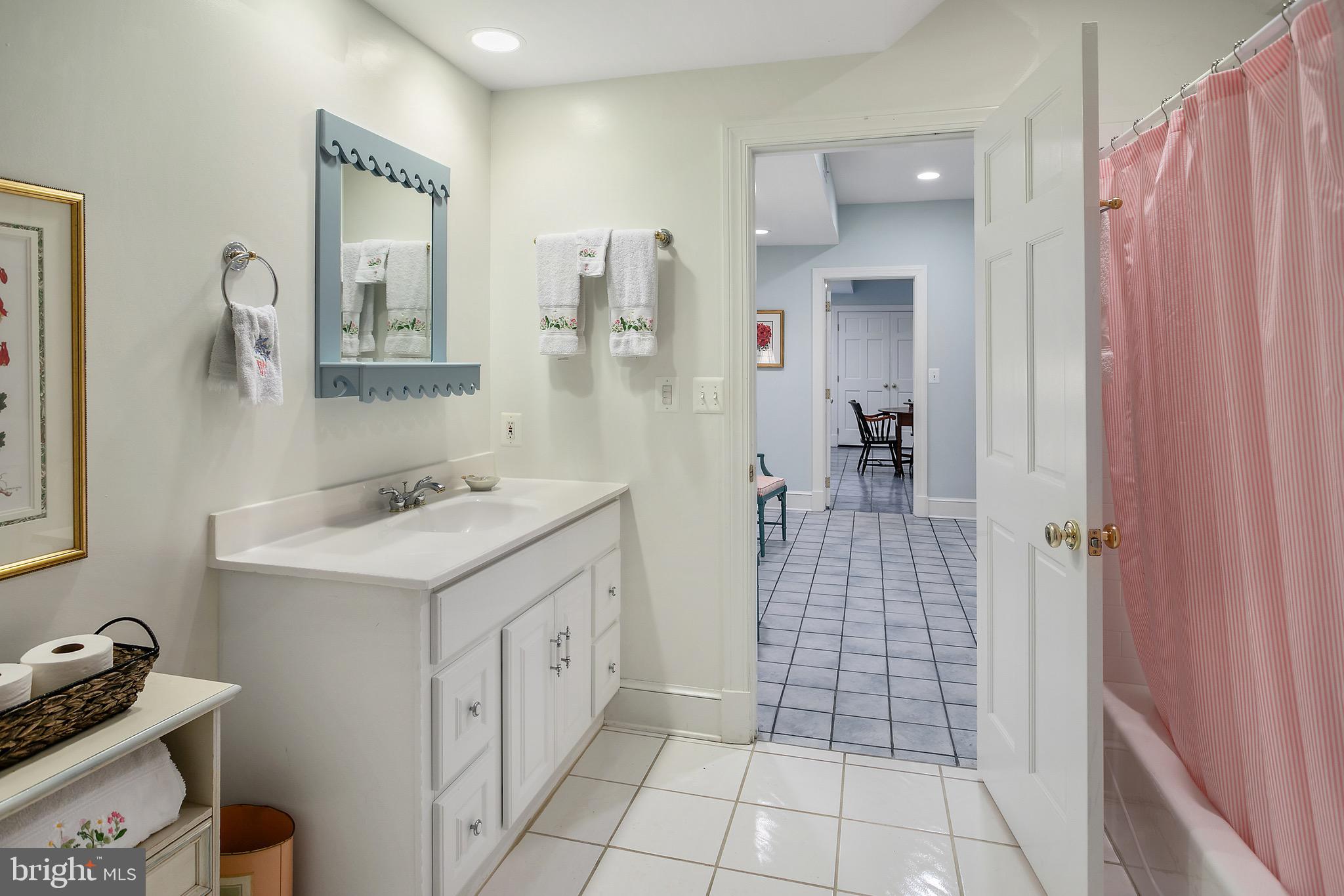 MERRY GO ROUND FARM - Residential