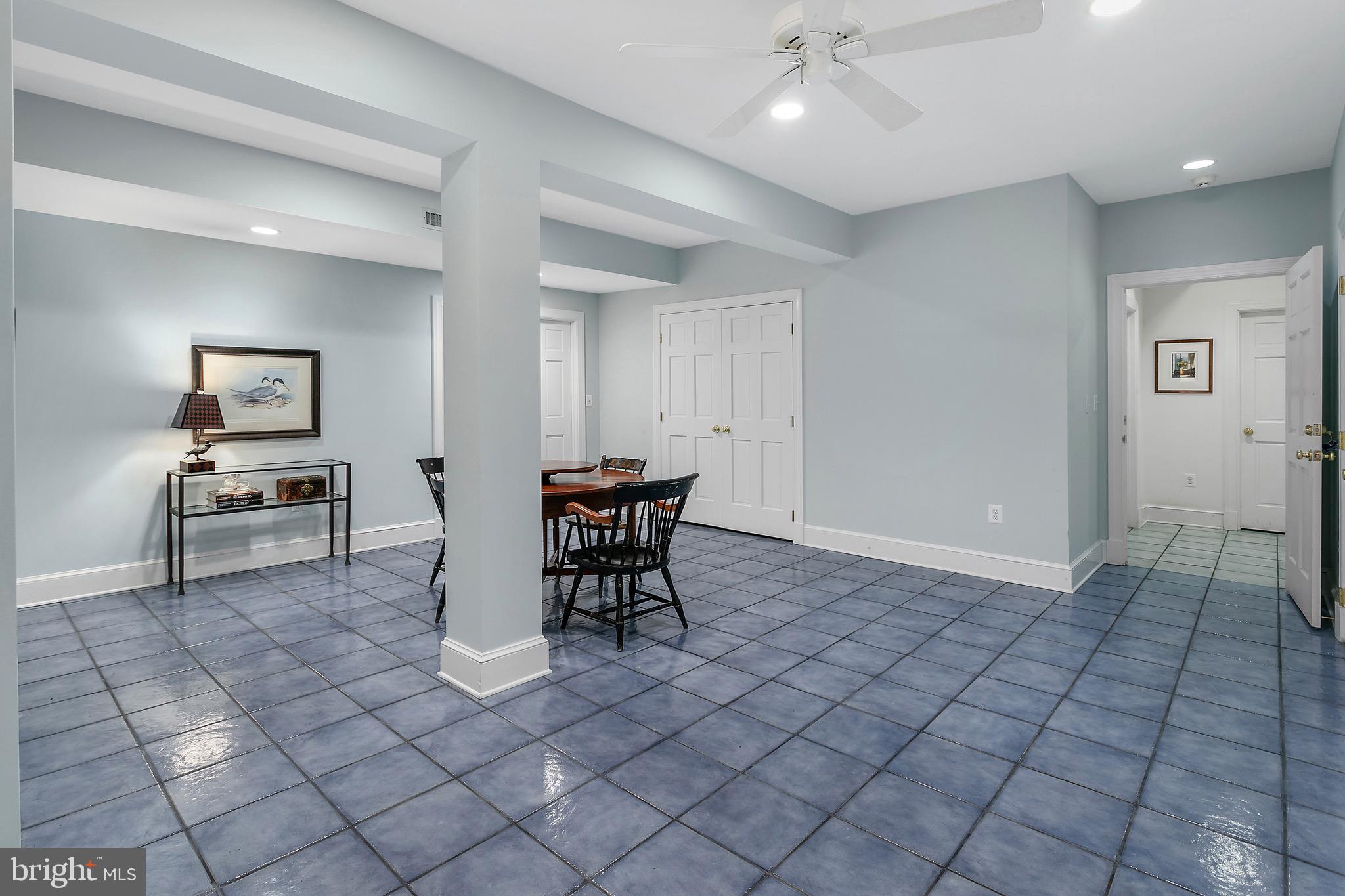 MERRY GO ROUND FARM - Residential