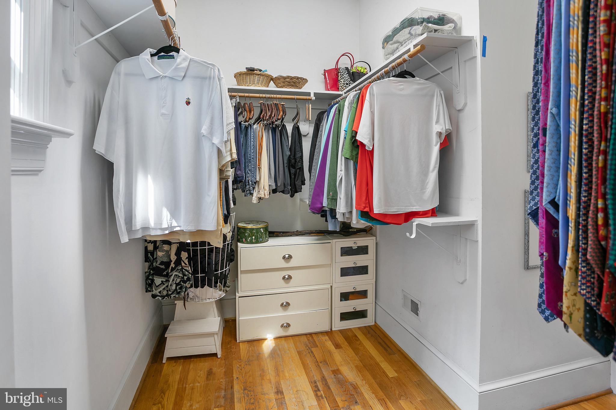 MERRY GO ROUND FARM - Residential