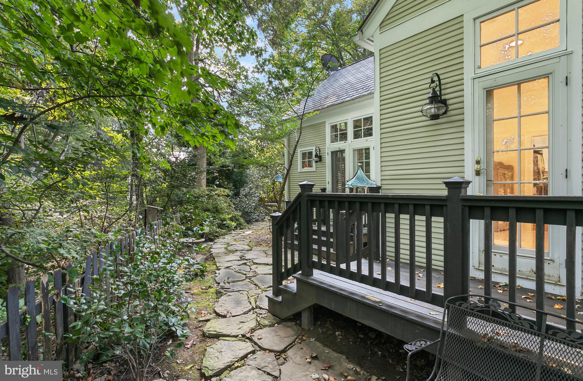 MERRY GO ROUND FARM - Residential