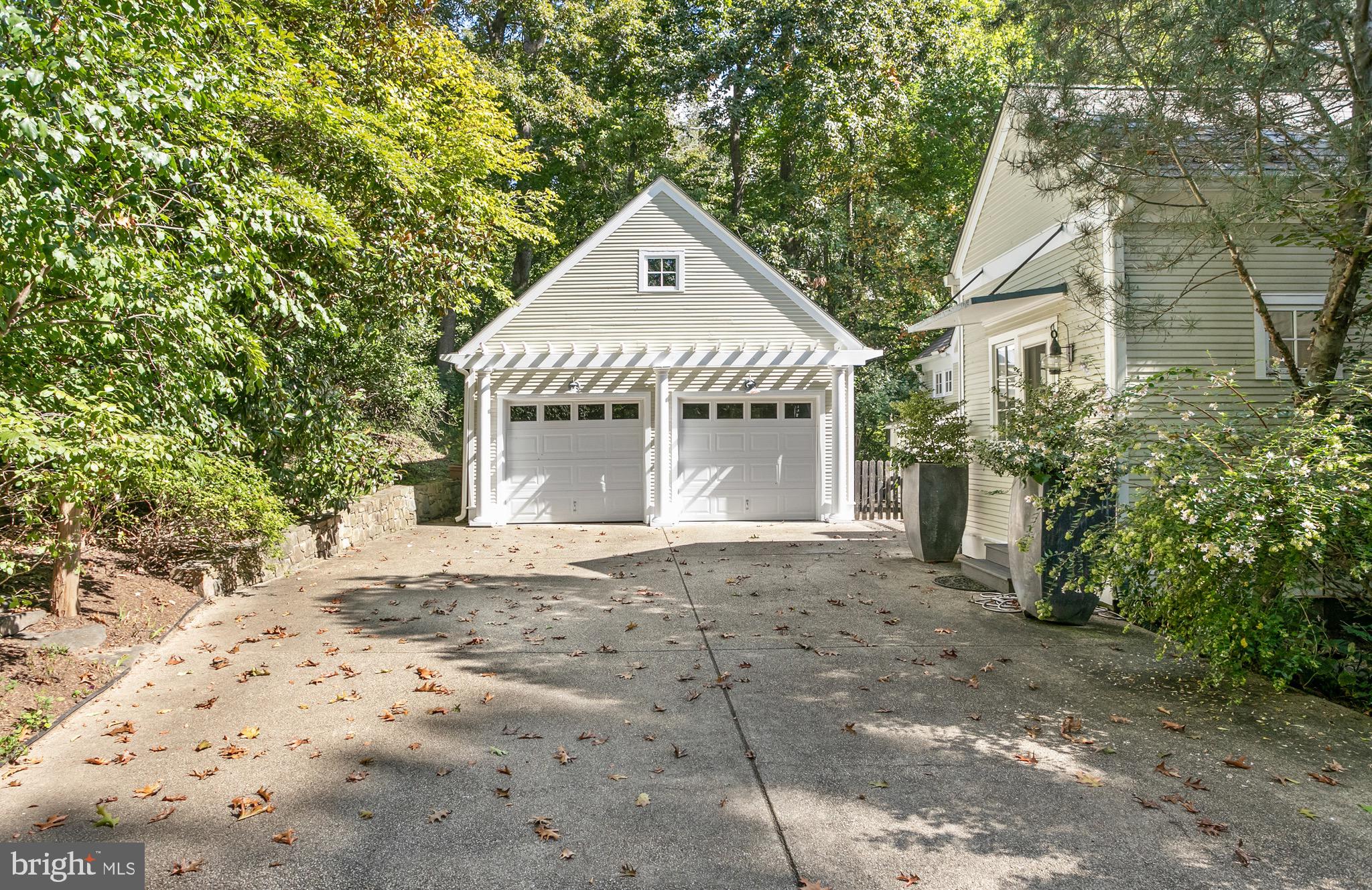 MERRY GO ROUND FARM - Residential