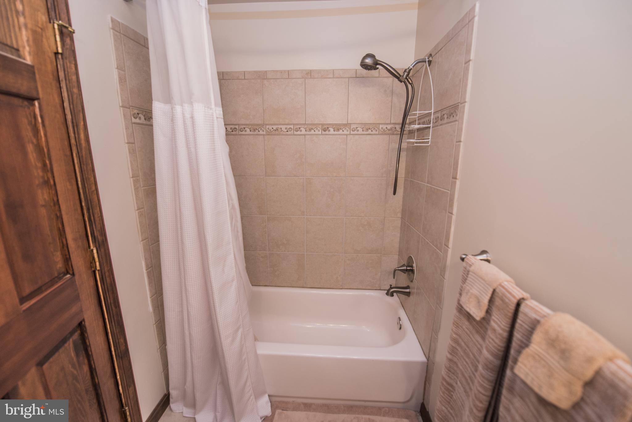 COOLFONT MOUNTAINSIDE - Residential