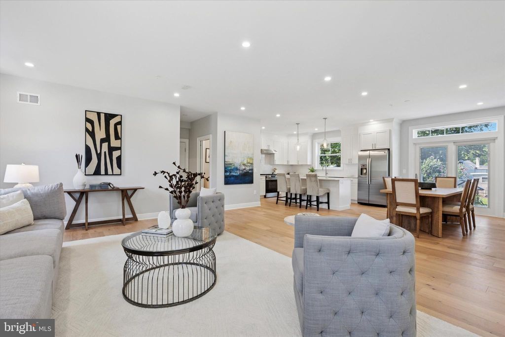 Photo of 3012 Lincoln Avenue, GLENSIDE, PA 19038 (MLS # PAMC2146442)