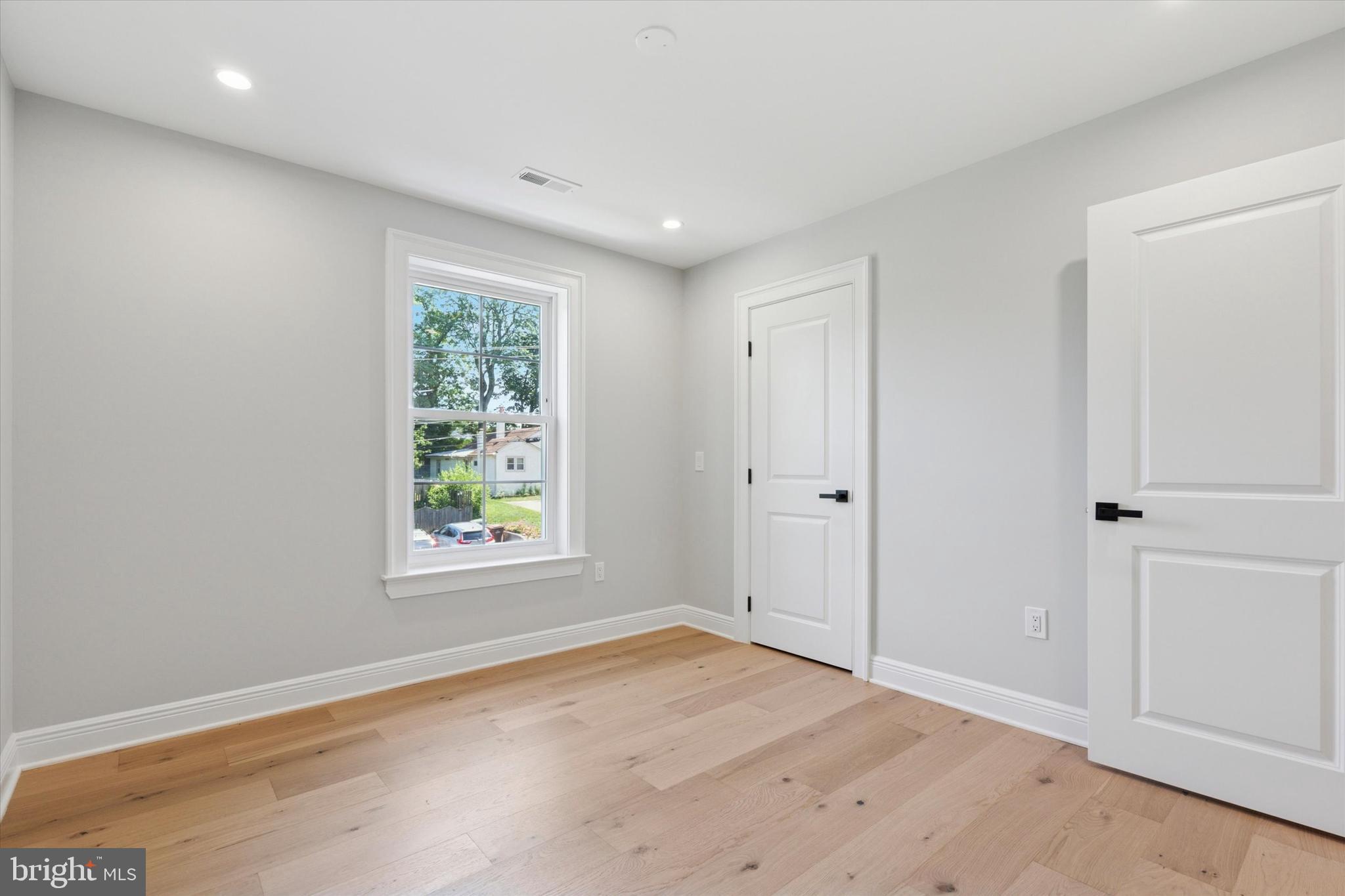 GLENSIDE - Residential