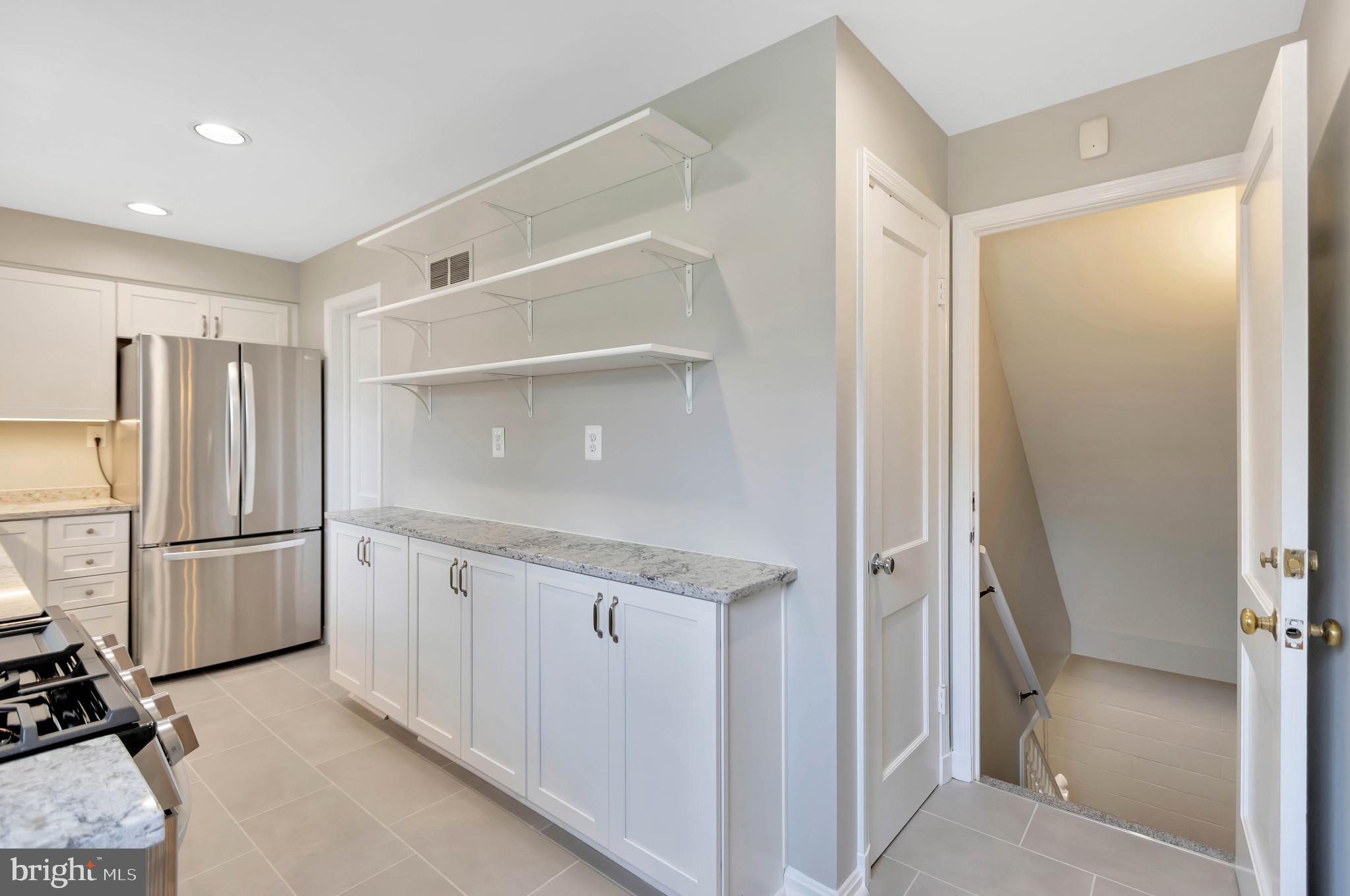 MADISON MANOR - Residential Lease