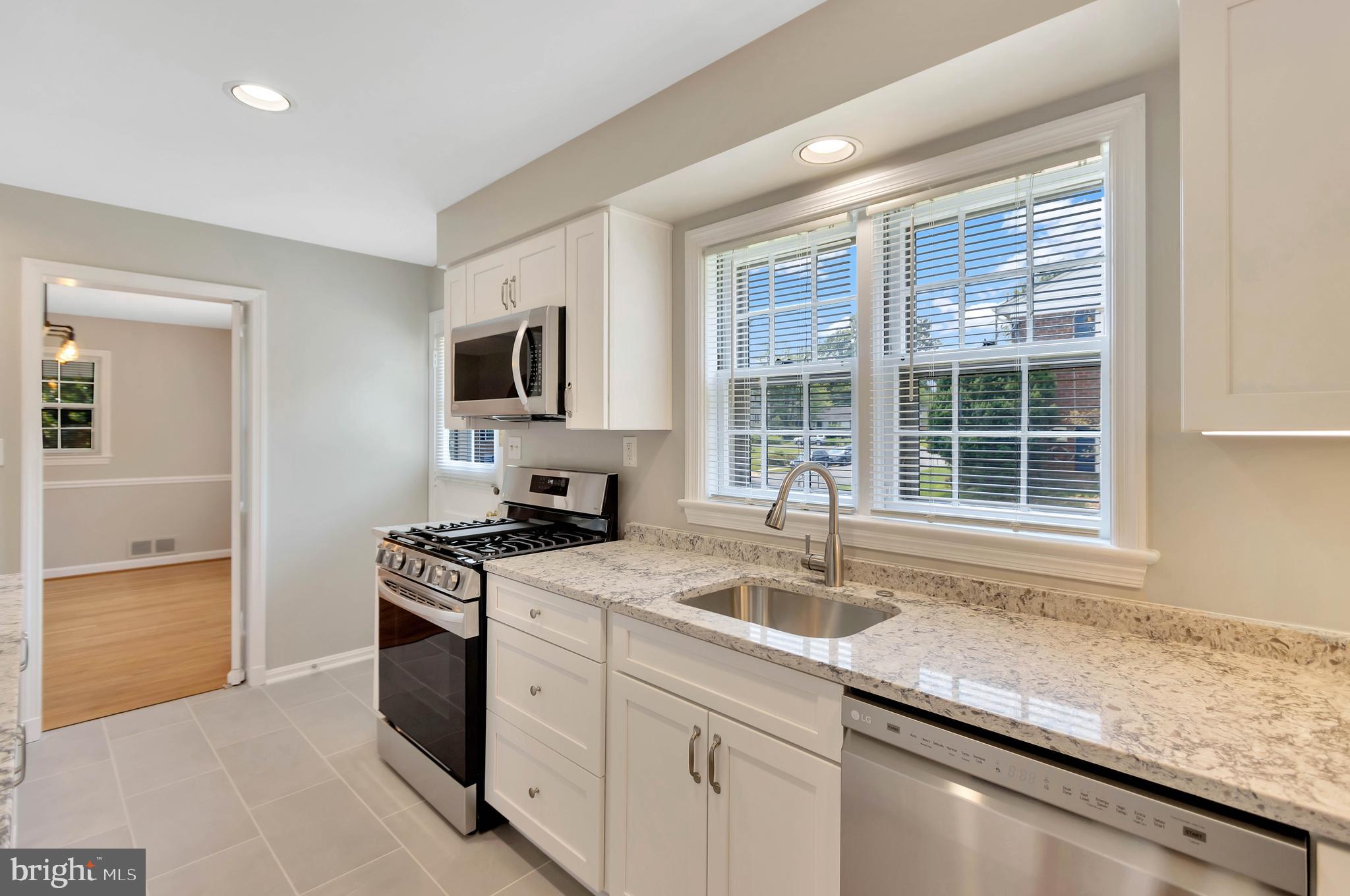 MADISON MANOR - Residential Lease