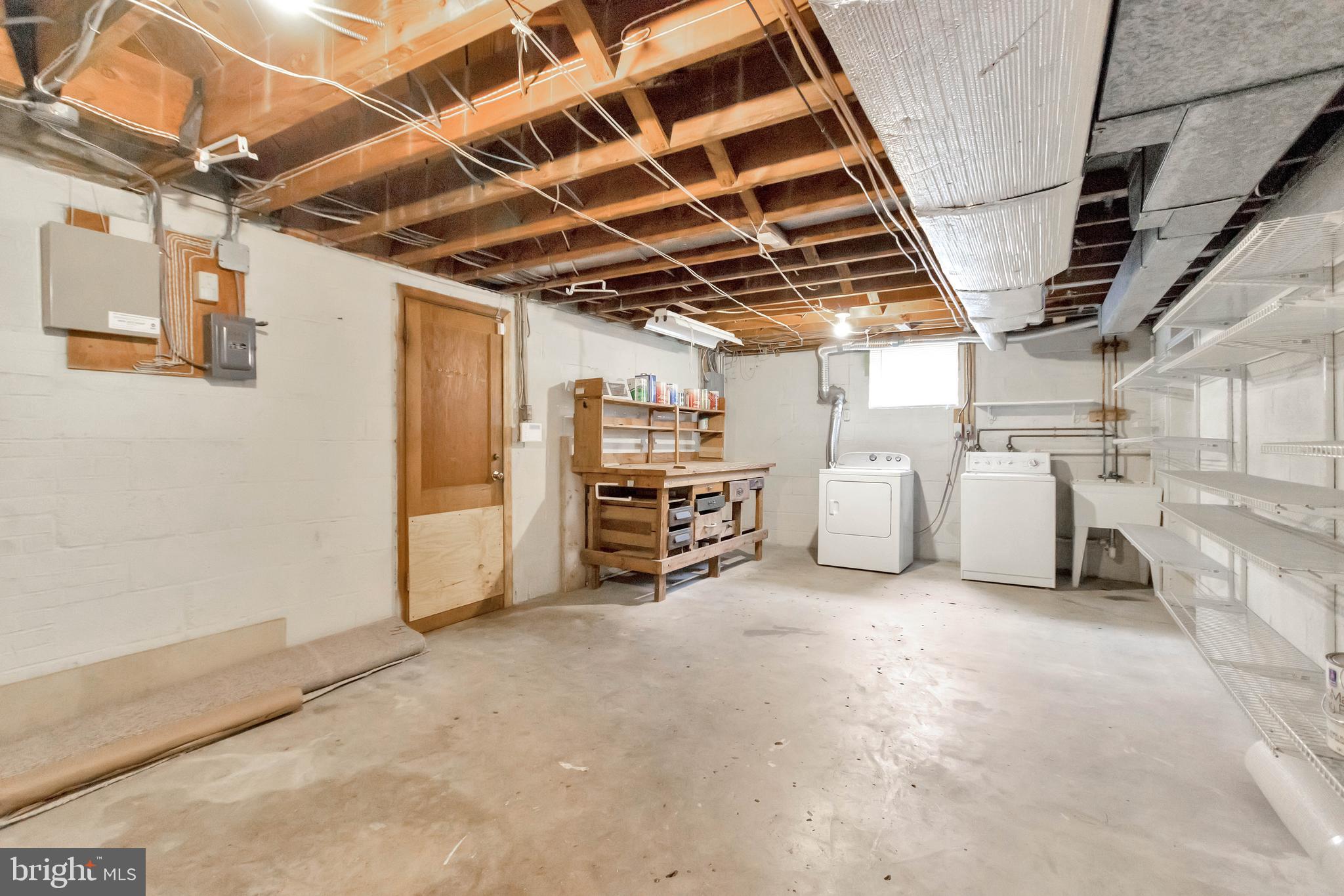 MADISON MANOR - Residential Lease