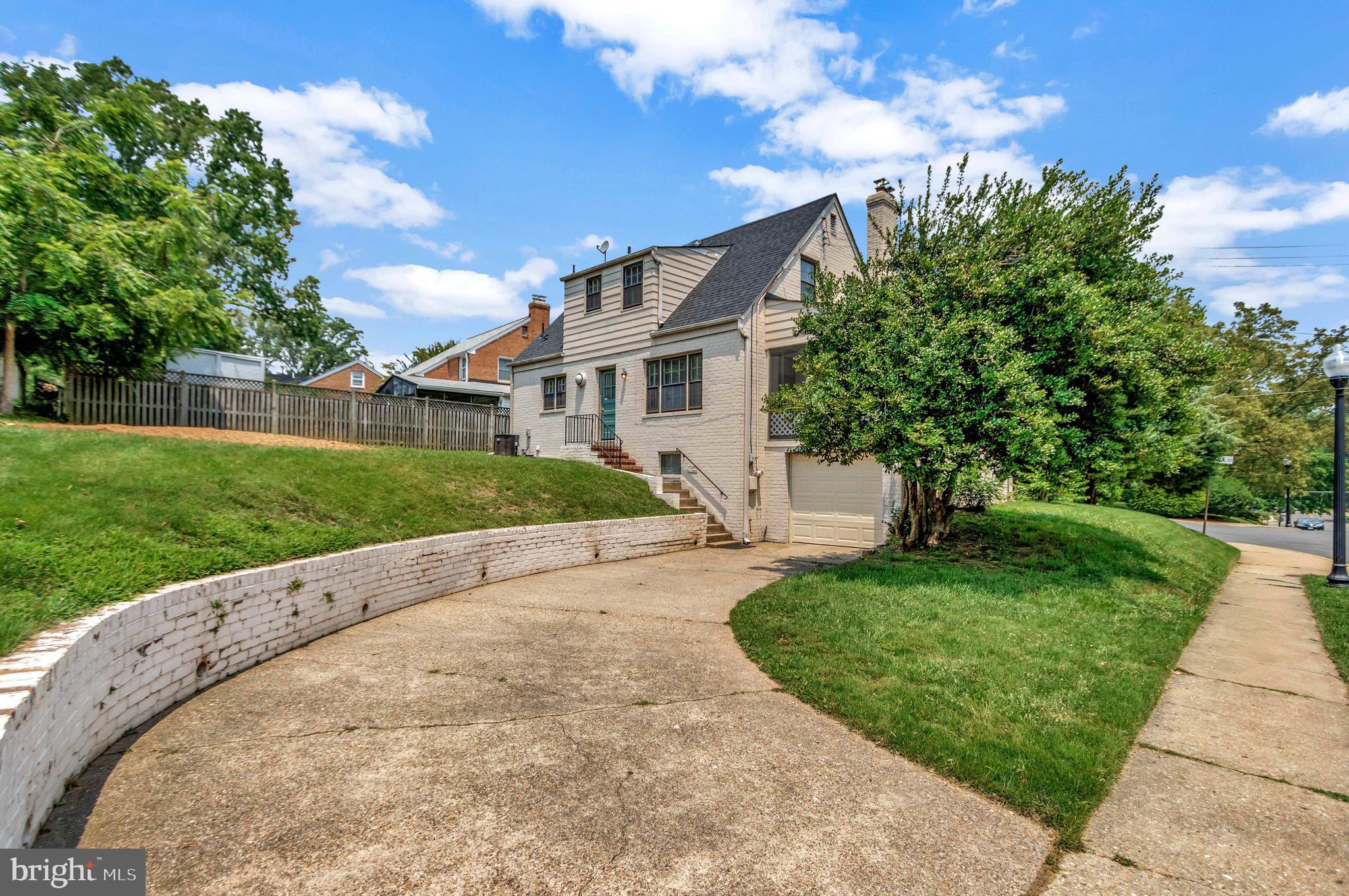 MADISON MANOR - Residential Lease