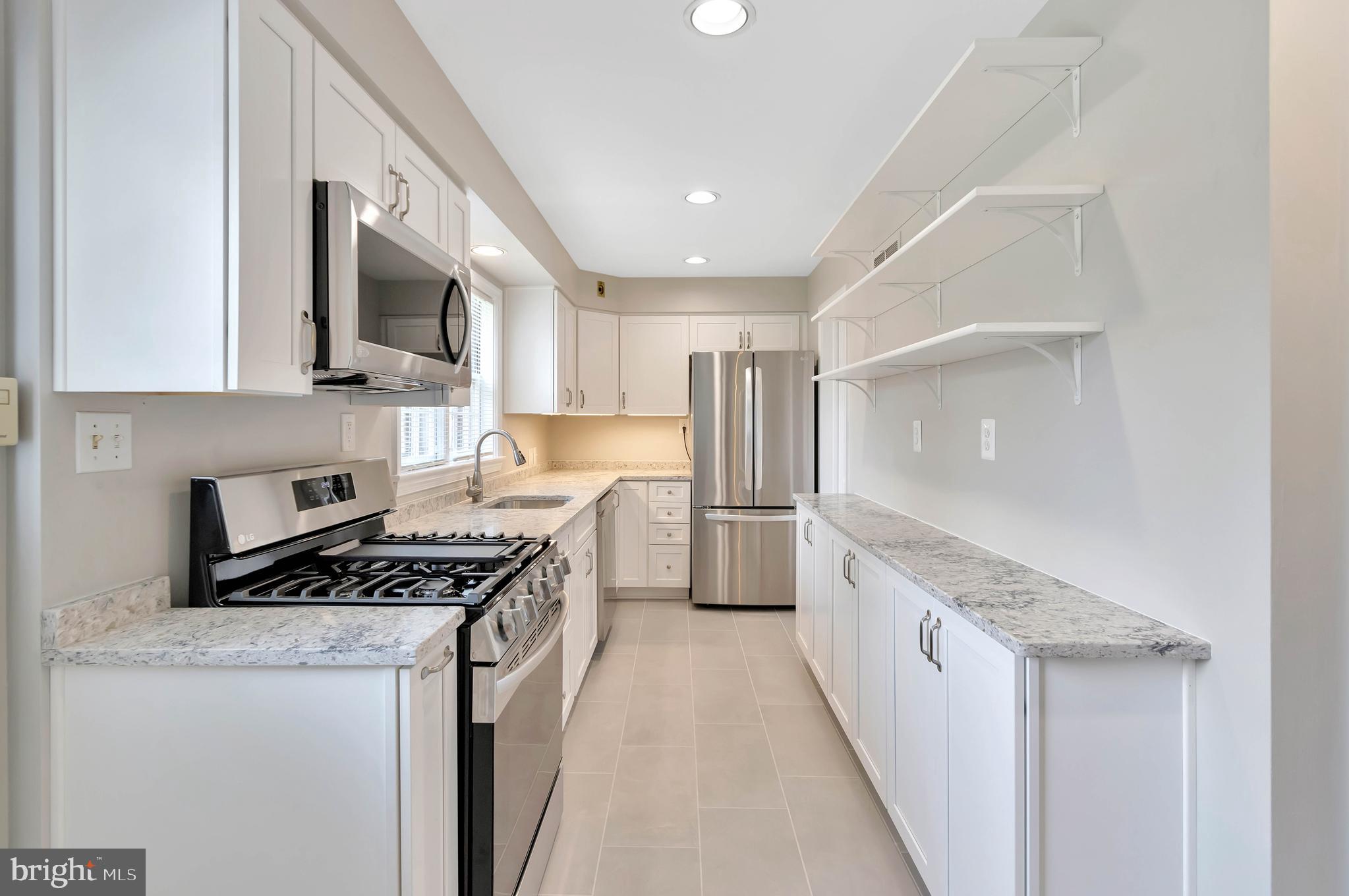 MADISON MANOR - Residential Lease