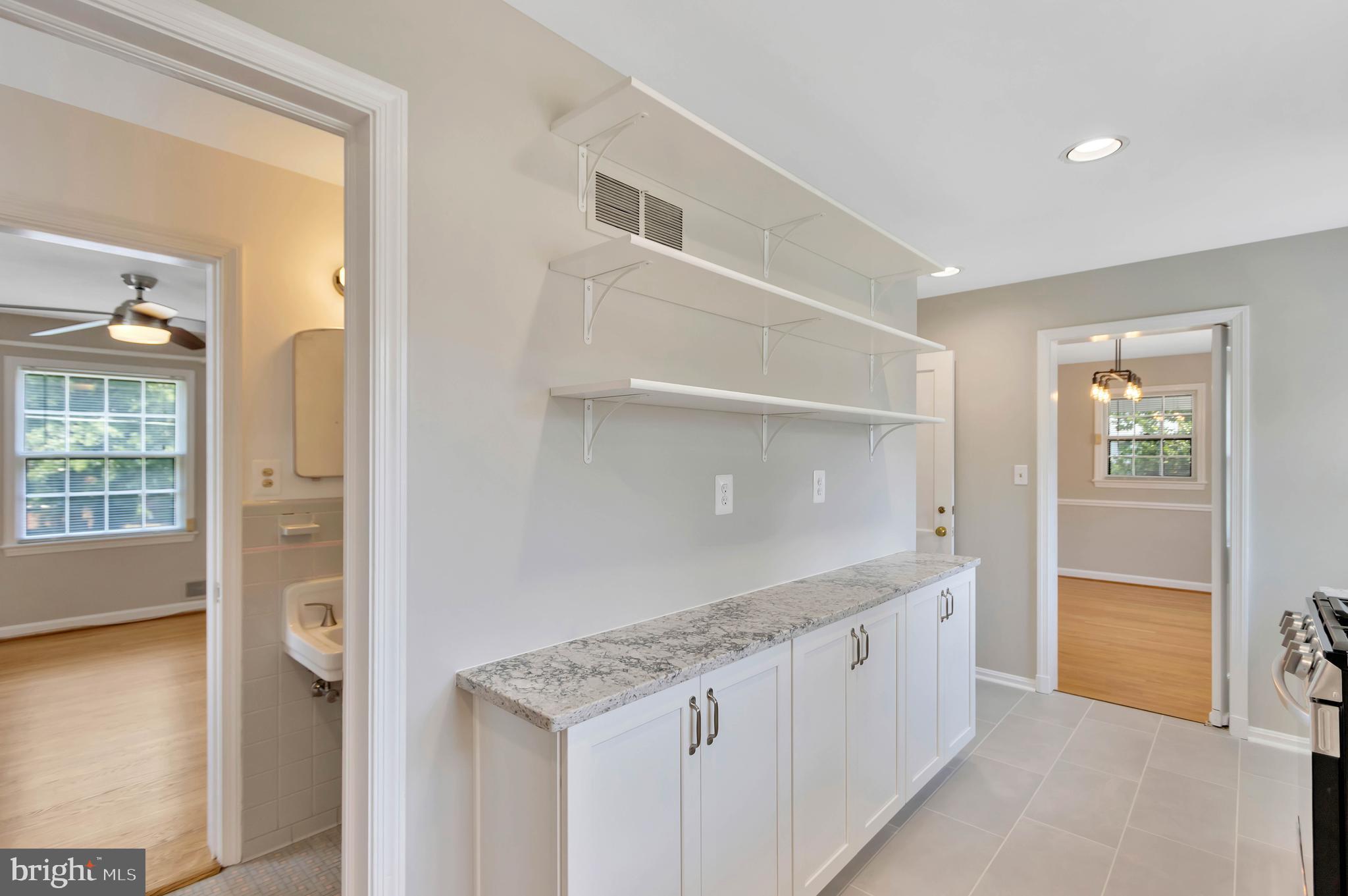 MADISON MANOR - Residential Lease