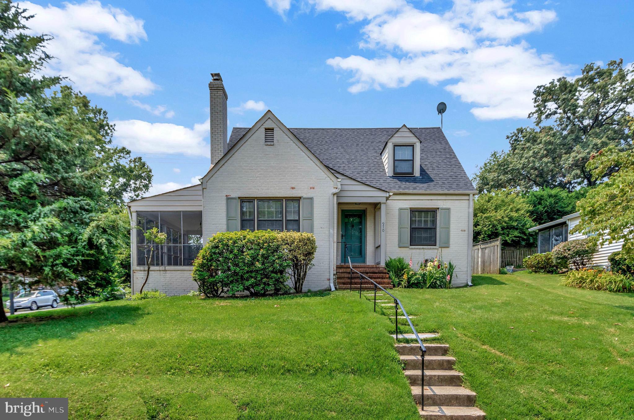 MADISON MANOR - Residential Lease