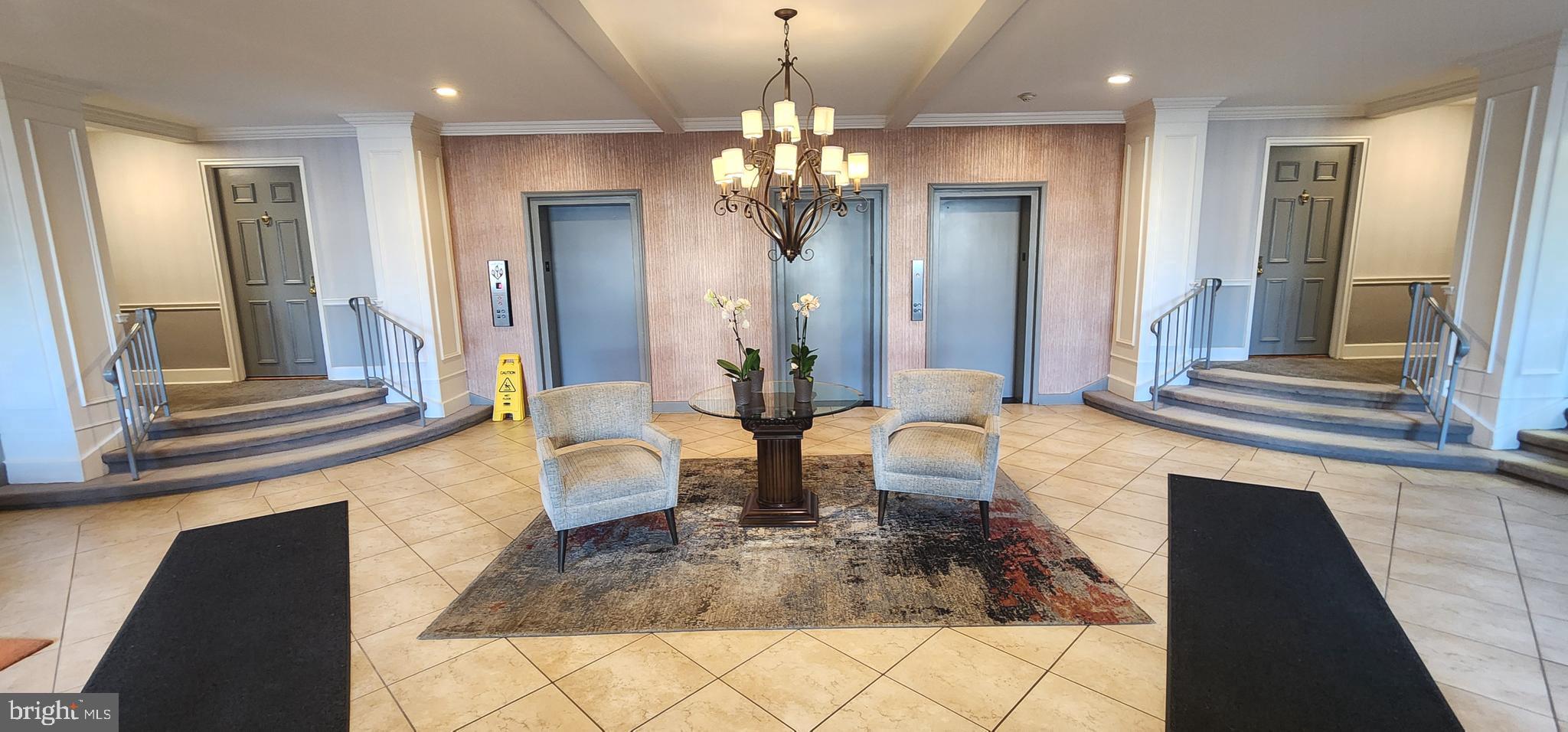 WYNNEWOOD PLAZA - Residential