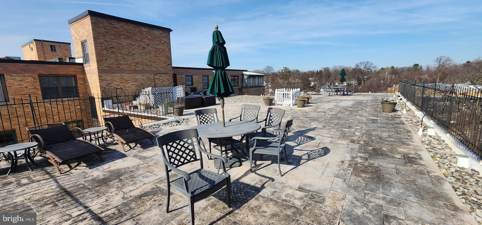 WYNNEWOOD PLAZA - Residential