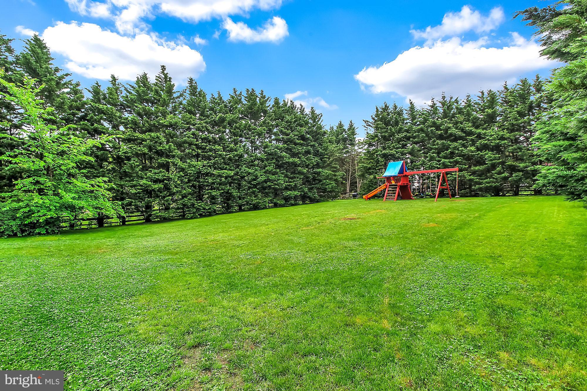 HAMPTON RIDGE - Residential