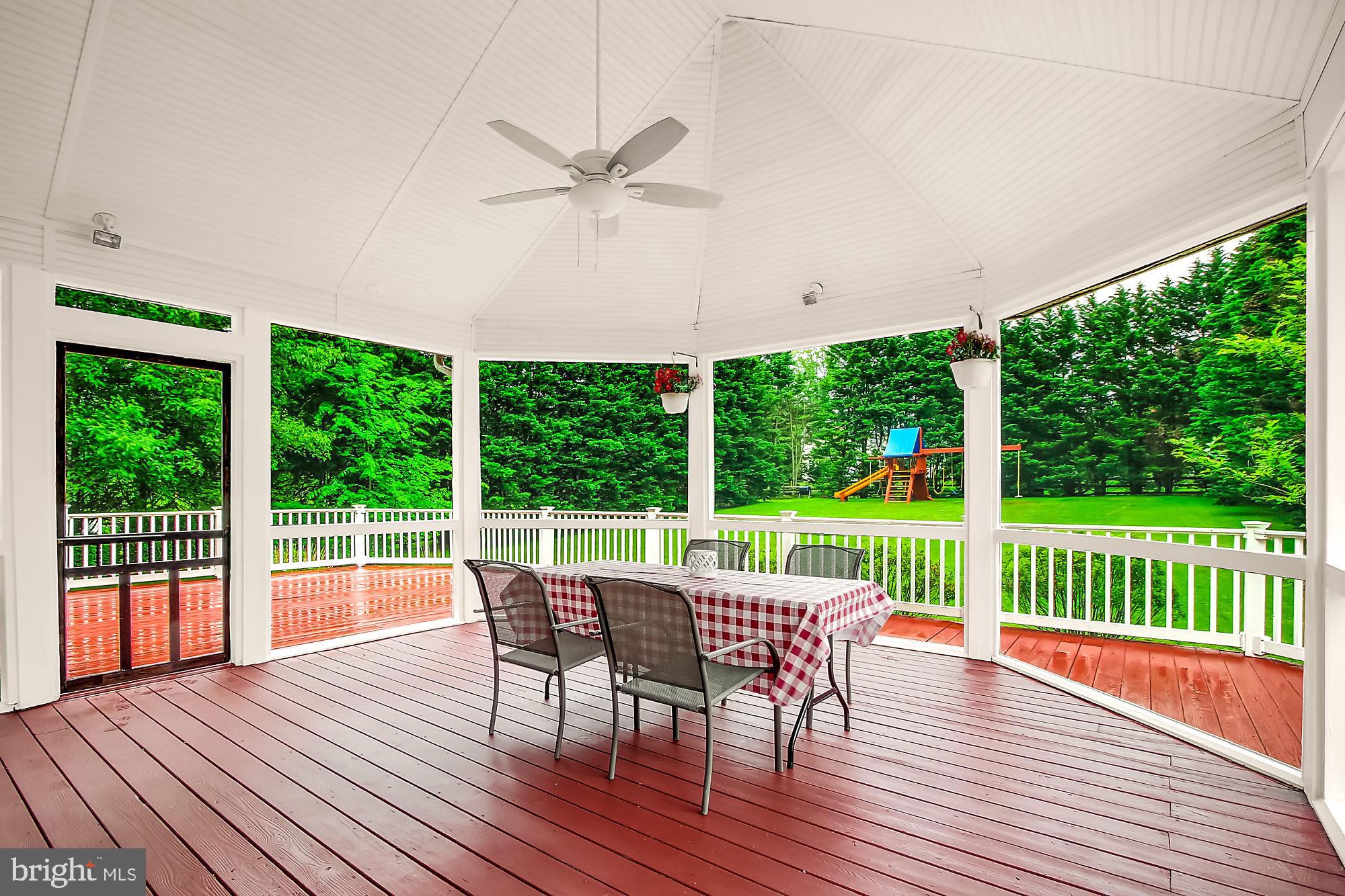 HAMPTON RIDGE - Residential